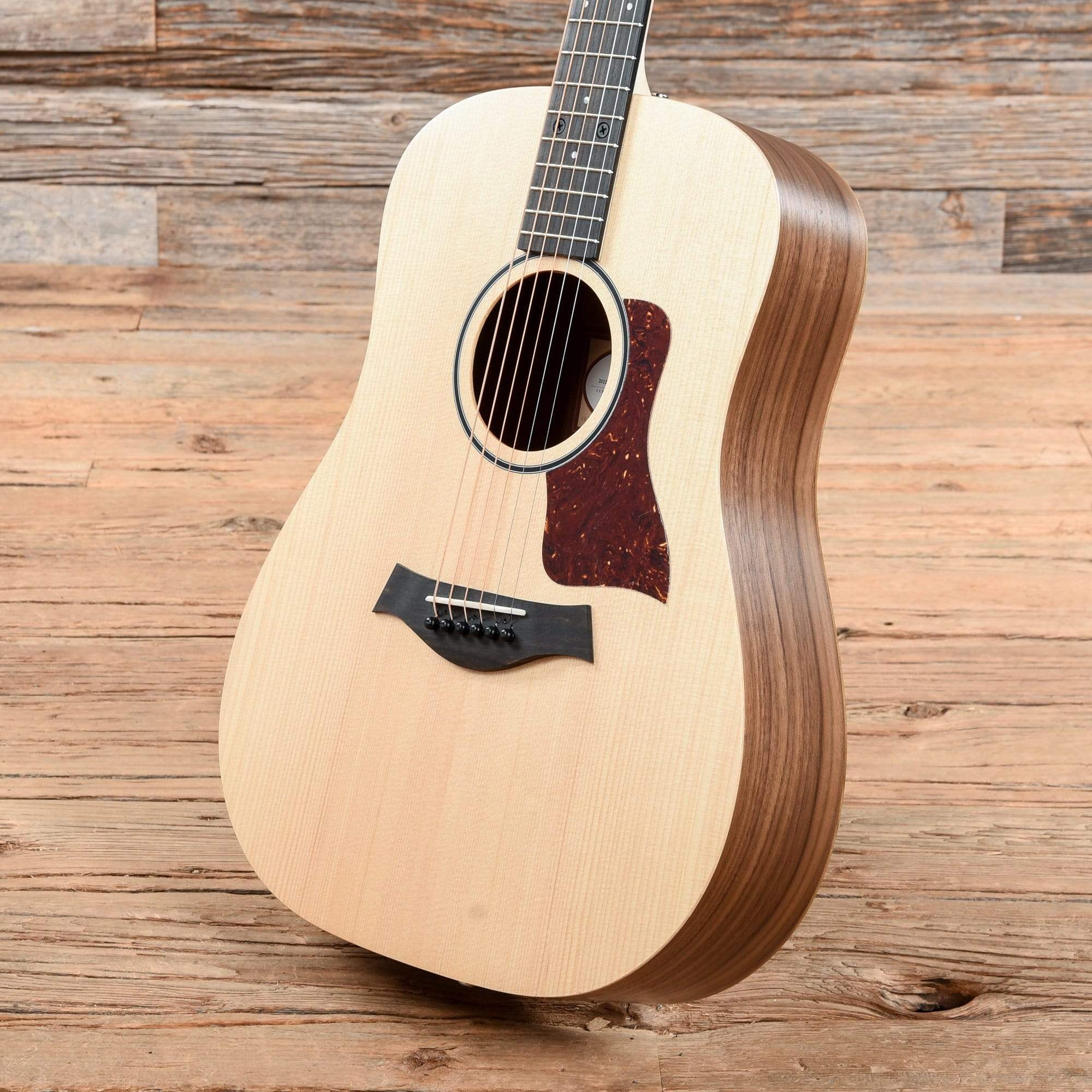 Taylor BBT-e Big Baby Taylor Sitka/Walnut w/Electronics Acoustic Guitars / Mini/Travel