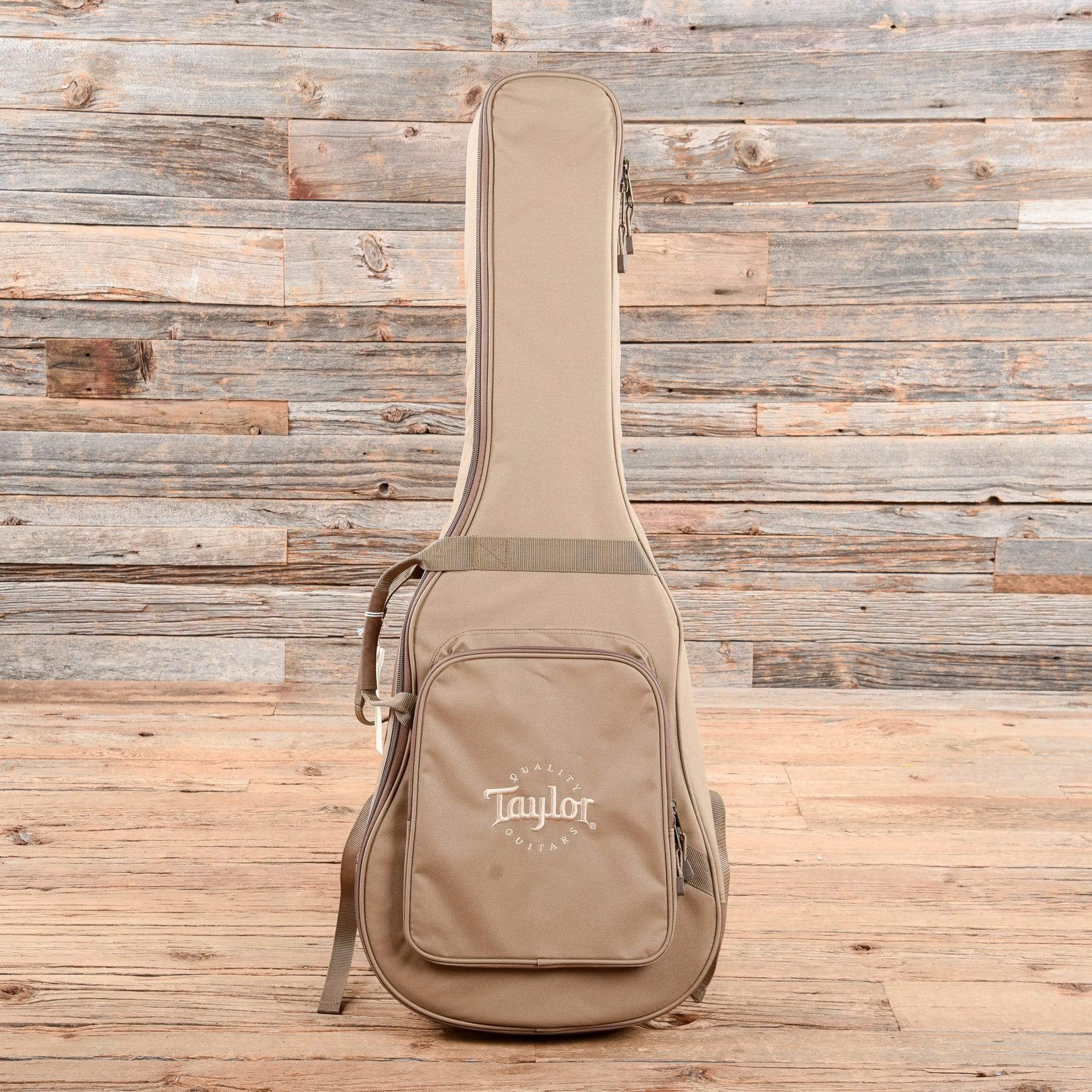 Taylor BBT-e Big Baby Taylor Sitka/Walnut w/Electronics Acoustic Guitars / Mini/Travel