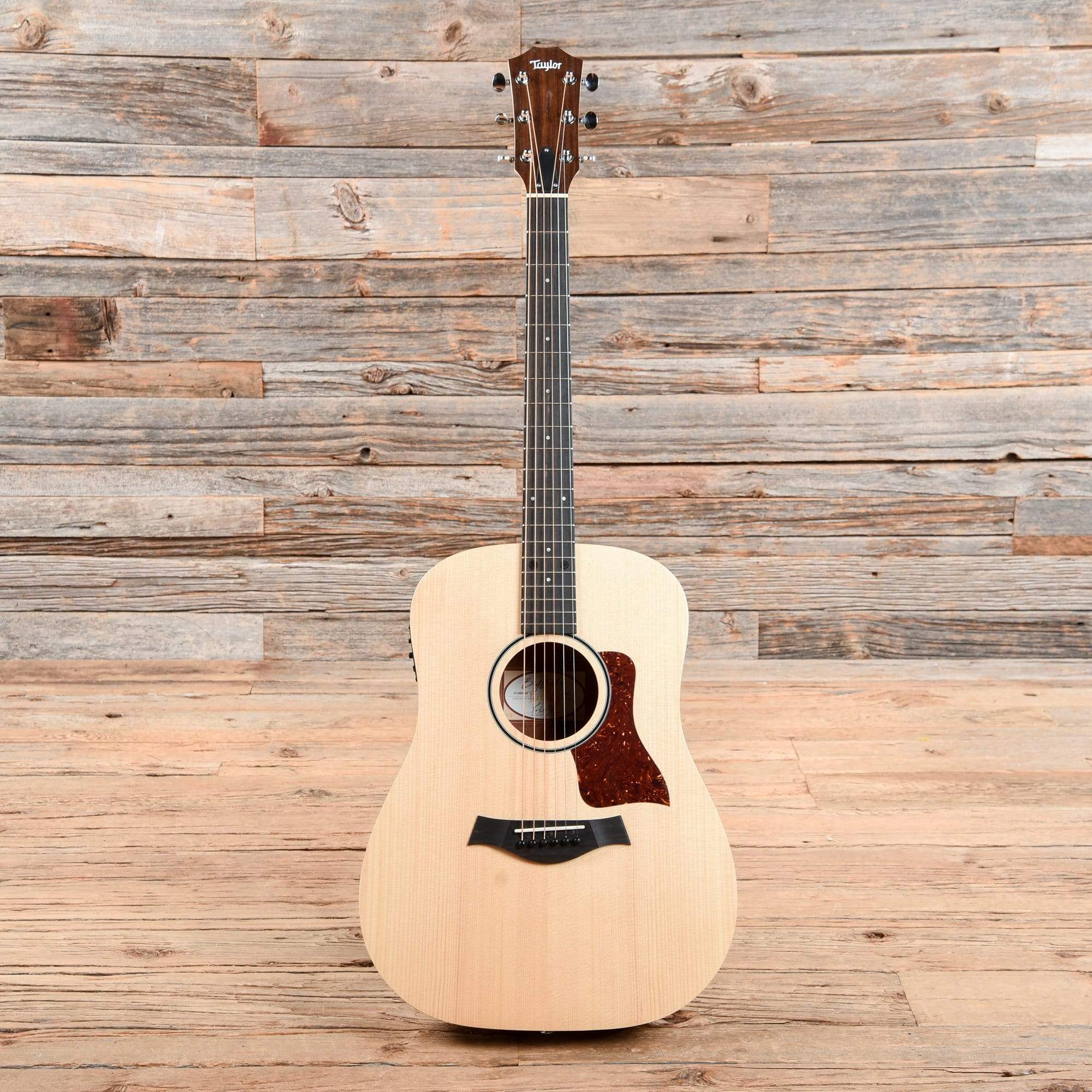 Taylor BBT-e Big Baby Taylor Sitka/Walnut w/Electronics Acoustic Guitars / Mini/Travel