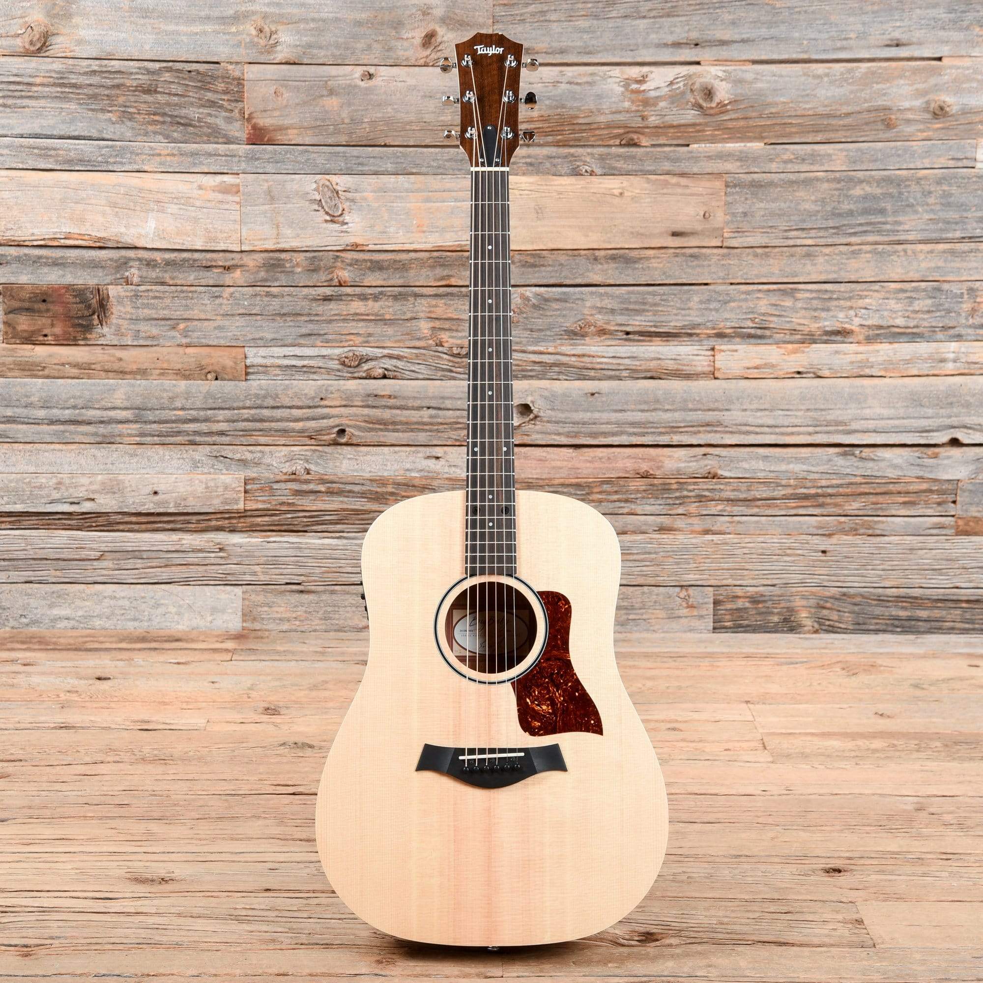 Taylor BBT-e Big Baby Taylor Sitka/Walnut w/Electronics Acoustic Guitars / Mini/Travel