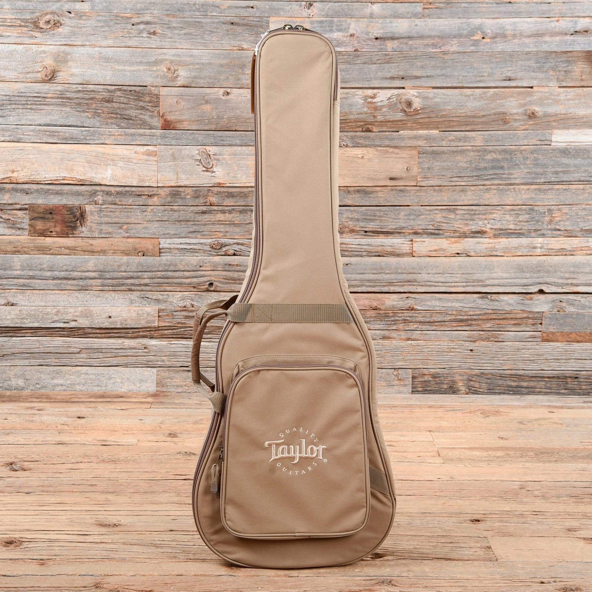 Taylor BBT-e Big Baby Taylor Sitka/Walnut w/Electronics Acoustic Guitars / Mini/Travel