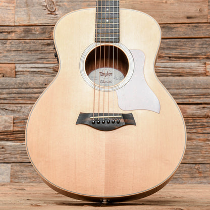 Taylor GS Mini-e Spruce and Walnut Acoustic-Electric Guitar Natural Acoustic Guitars / Mini/Travel