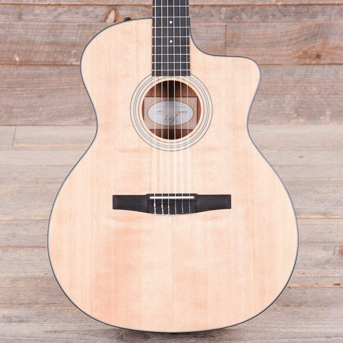 Taylor 114ce-N Grand Auditorium Nylon Sitka/Walnut Natural ES-N Acoustic Guitars / OM and Auditorium