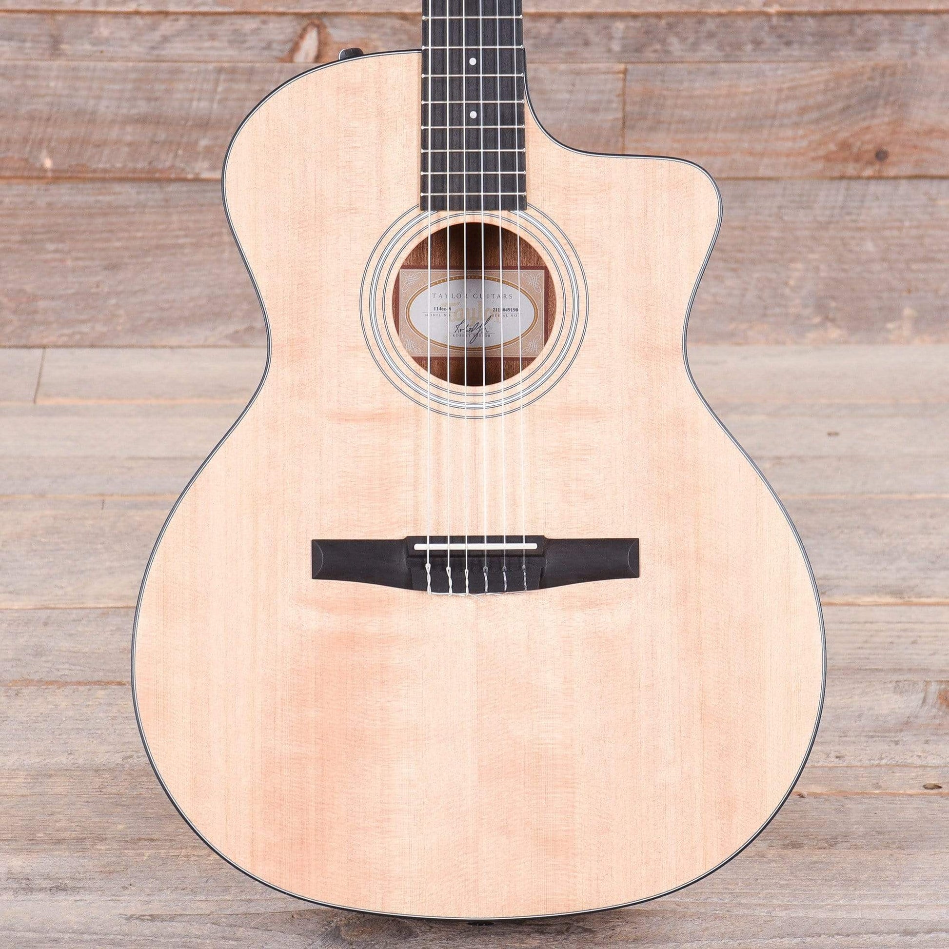 Taylor 114ce-N Grand Auditorium Nylon Sitka/Walnut Natural ES-N Acoustic Guitars / OM and Auditorium