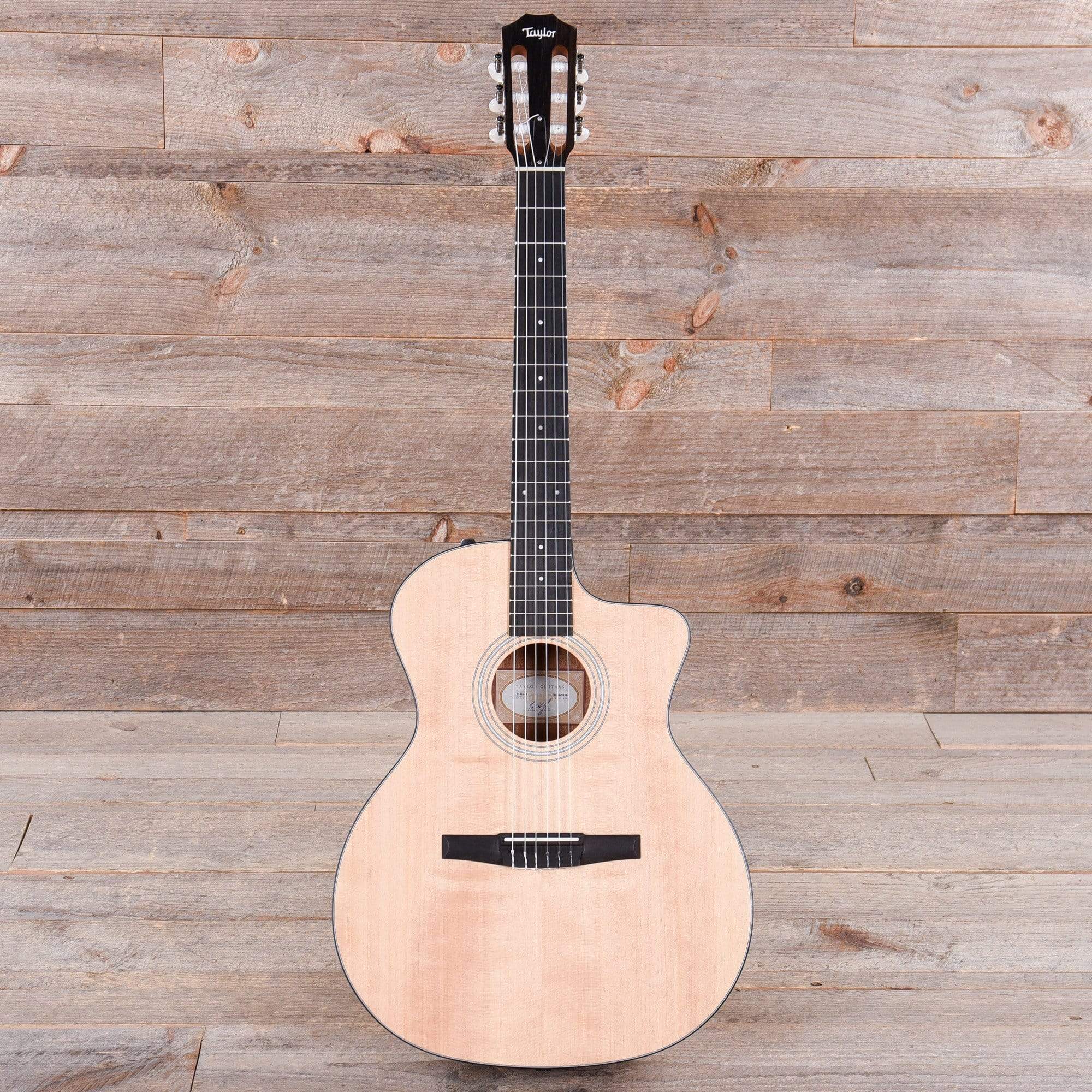 Taylor 114ce-N Grand Auditorium Nylon Sitka/Walnut Natural ES-N Acoustic Guitars / OM and Auditorium