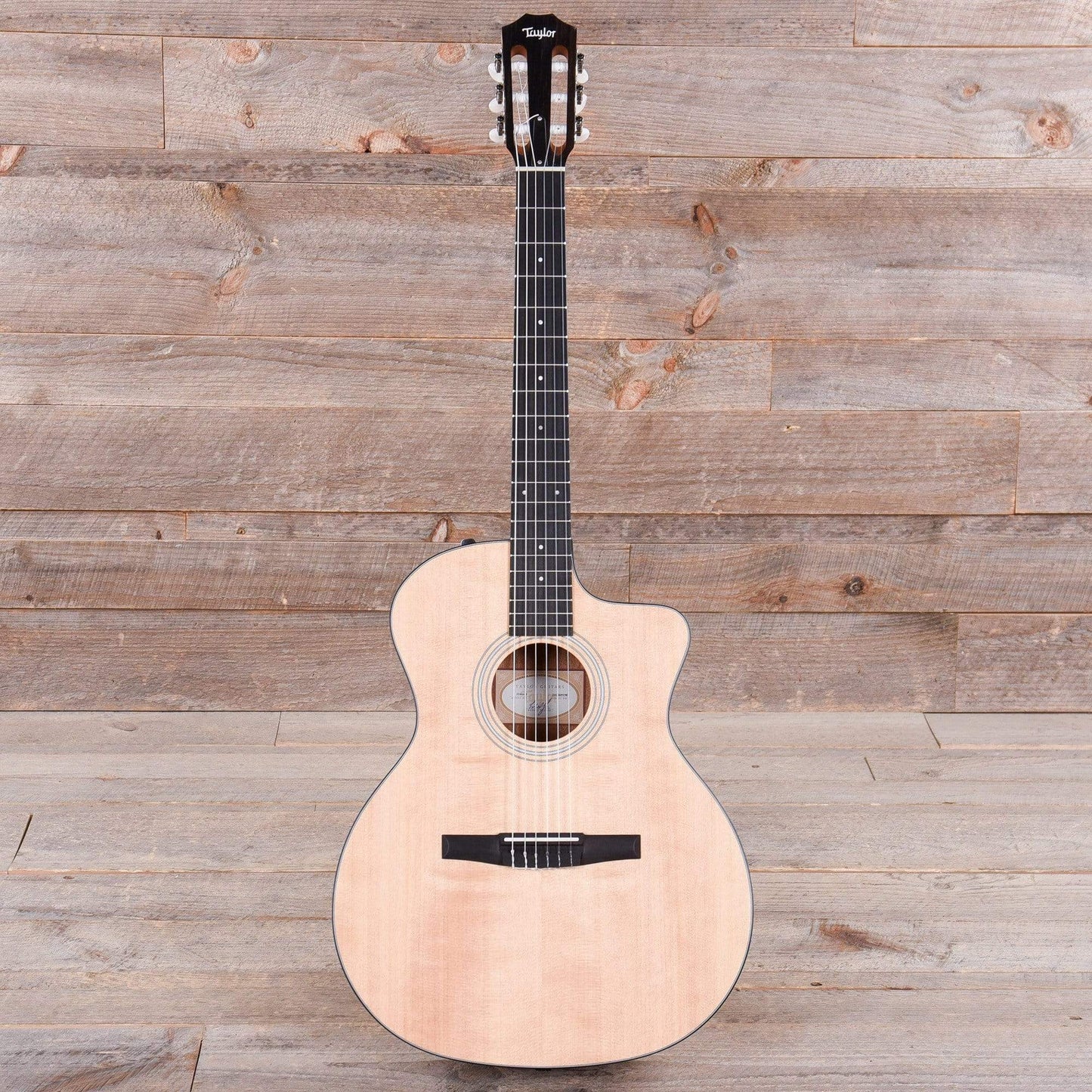 Taylor 114ce-N Grand Auditorium Nylon Sitka/Walnut Natural ES-N Acoustic Guitars / OM and Auditorium