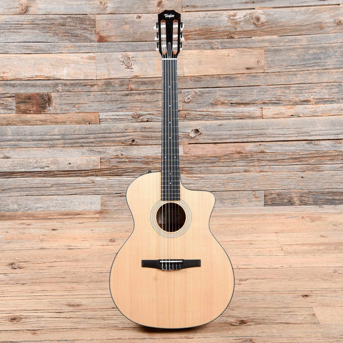 Taylor 114ce-N LTD Grand Auditorium Sitka/Ovangkol Nylon Natural ES2 Acoustic Guitars / OM and Auditorium