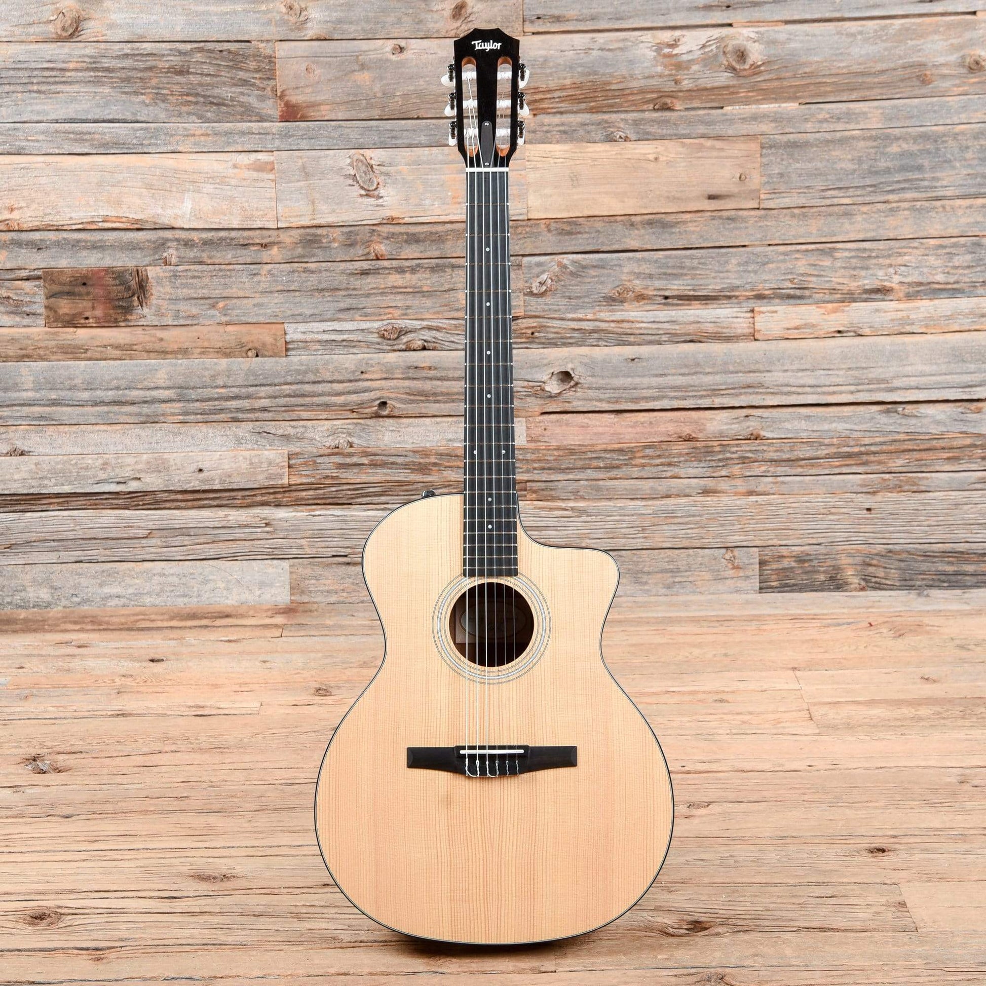 Taylor 114ce-N LTD Grand Auditorium Sitka/Ovangkol Nylon Natural ES2 Acoustic Guitars / OM and Auditorium