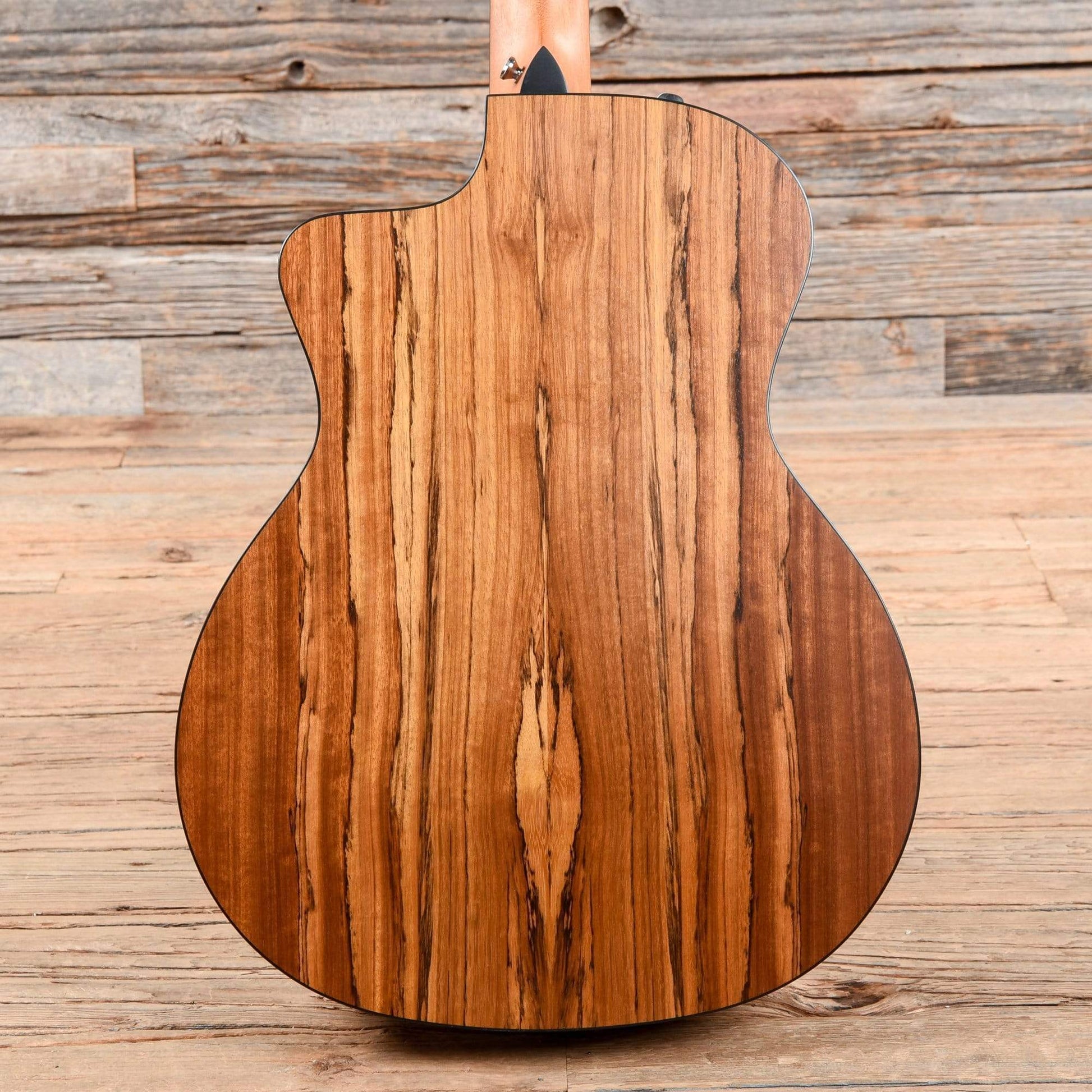 Taylor 114ce-N LTD Grand Auditorium Sitka/Ovangkol Nylon Natural ES2 Acoustic Guitars / OM and Auditorium