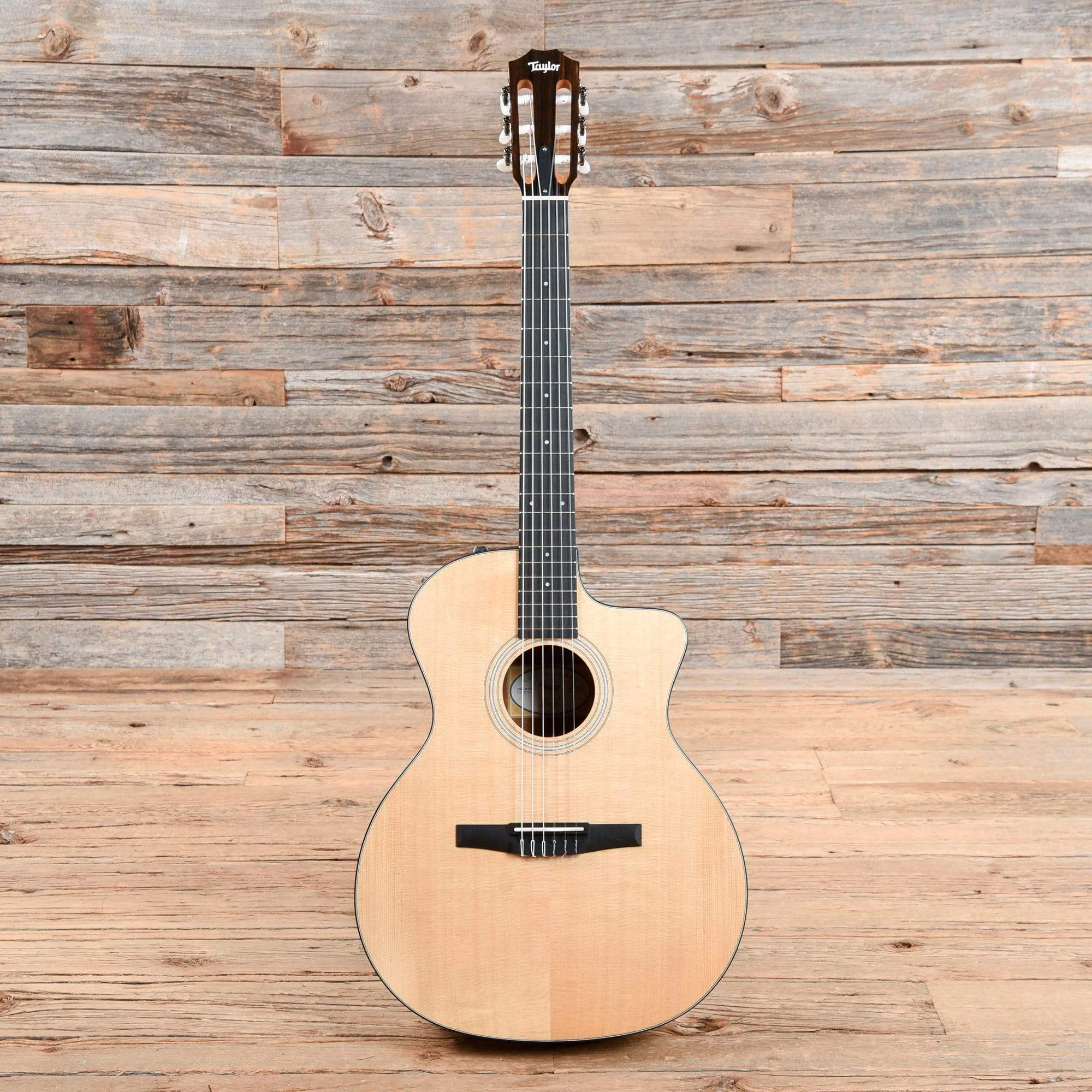 Taylor 114ce-N LTD Grand Auditorium Sitka/Ovangkol Nylon Natural ES2 Acoustic Guitars / OM and Auditorium