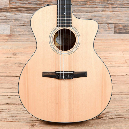 Taylor 114ce-N LTD Grand Auditorium Sitka/Ovangkol Nylon Natural ESN Acoustic Guitars / OM and Auditorium