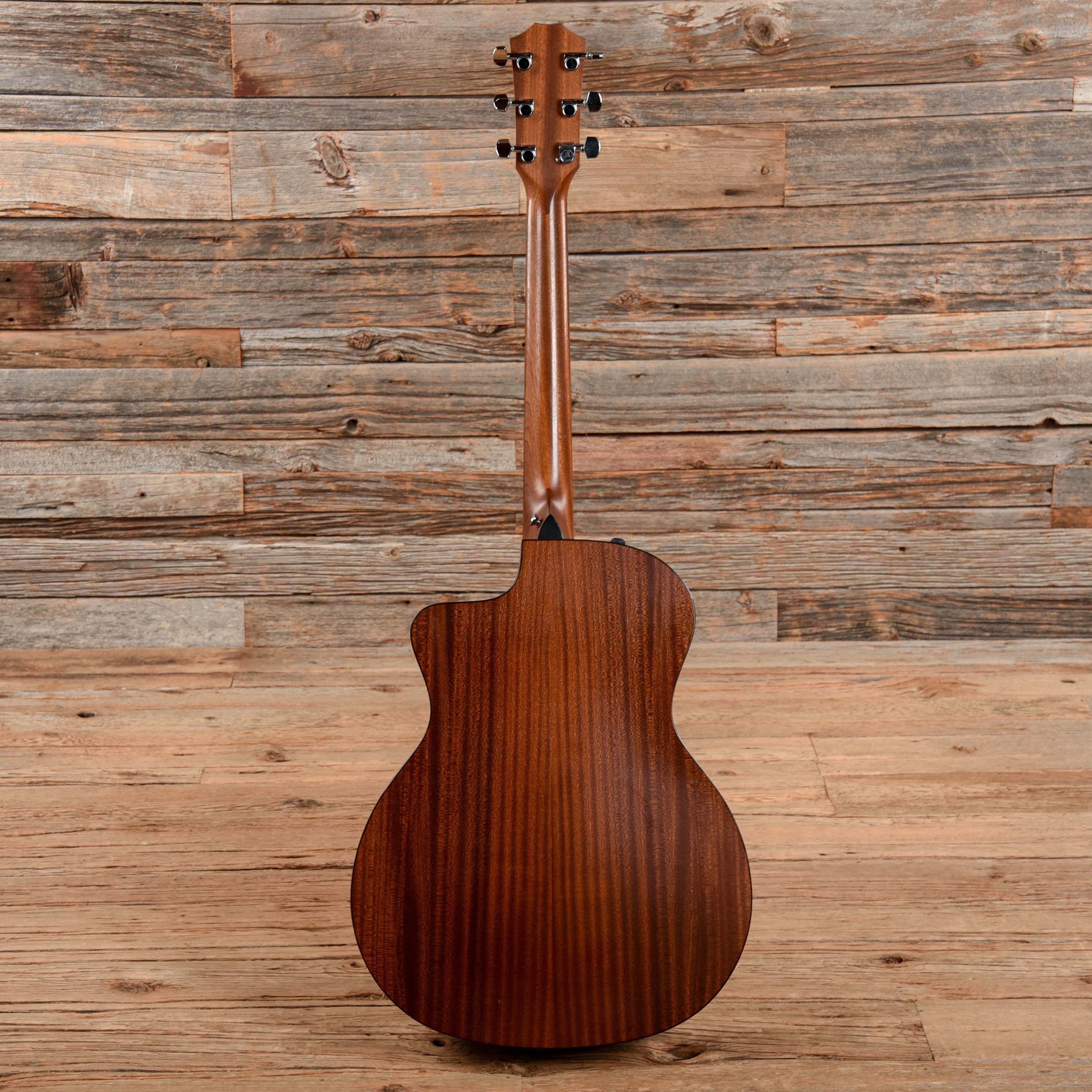 Taylor 114ce Natural 2013 Acoustic Guitars / OM and Auditorium