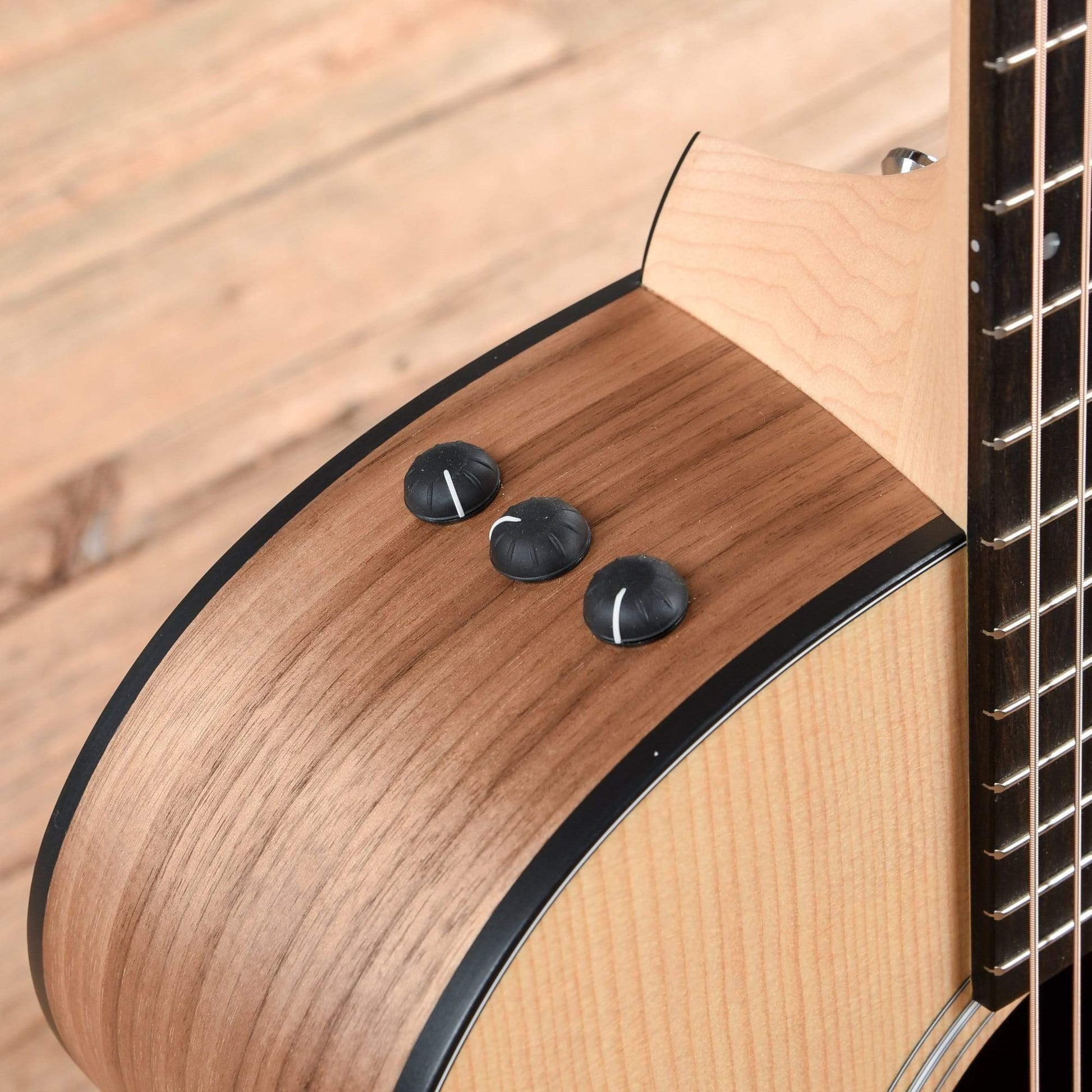 Taylor 114ce Sitka/Walnut Grand Auditorium ES2 Acoustic Guitars / OM and Auditorium