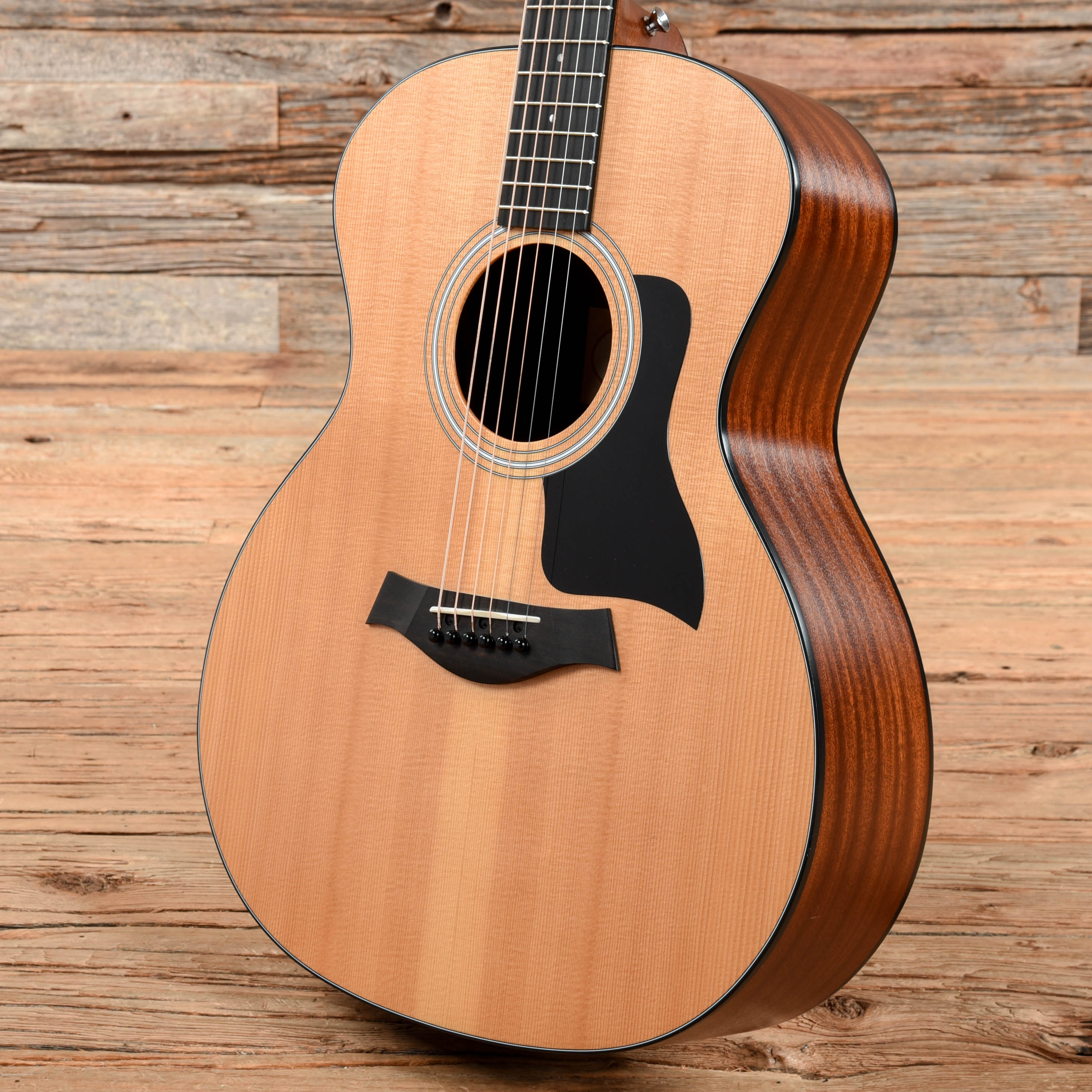 Taylor 114e Sitka/Walnut Grand Auditorium ES2 Natural 2016 Acoustic Guitars / OM and Auditorium