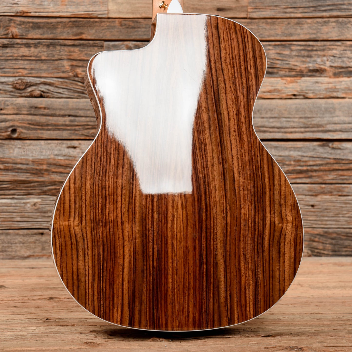 Taylor 214ce DLX Sunburst Acoustic Guitars / OM and Auditorium