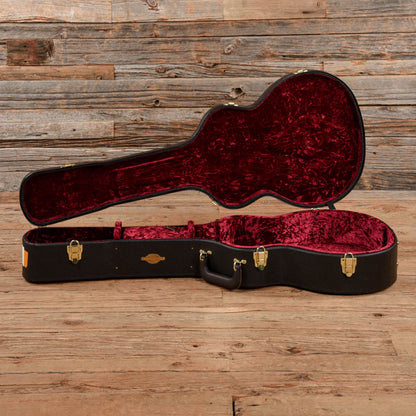 Taylor 214ce DLX Sunburst Acoustic Guitars / OM and Auditorium