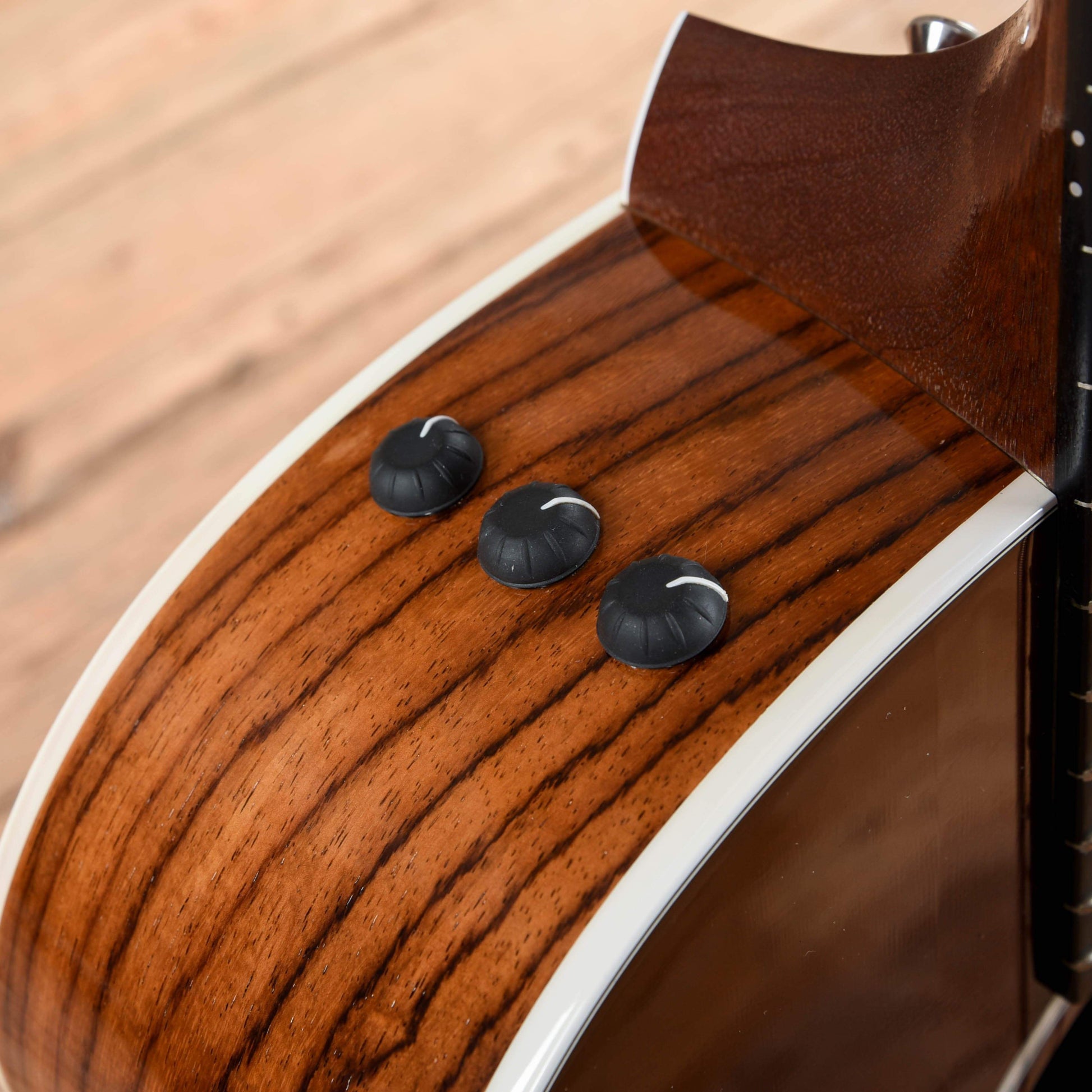 Taylor 214ce-SB DLX Sunburst 2014 Acoustic Guitars / OM and Auditorium