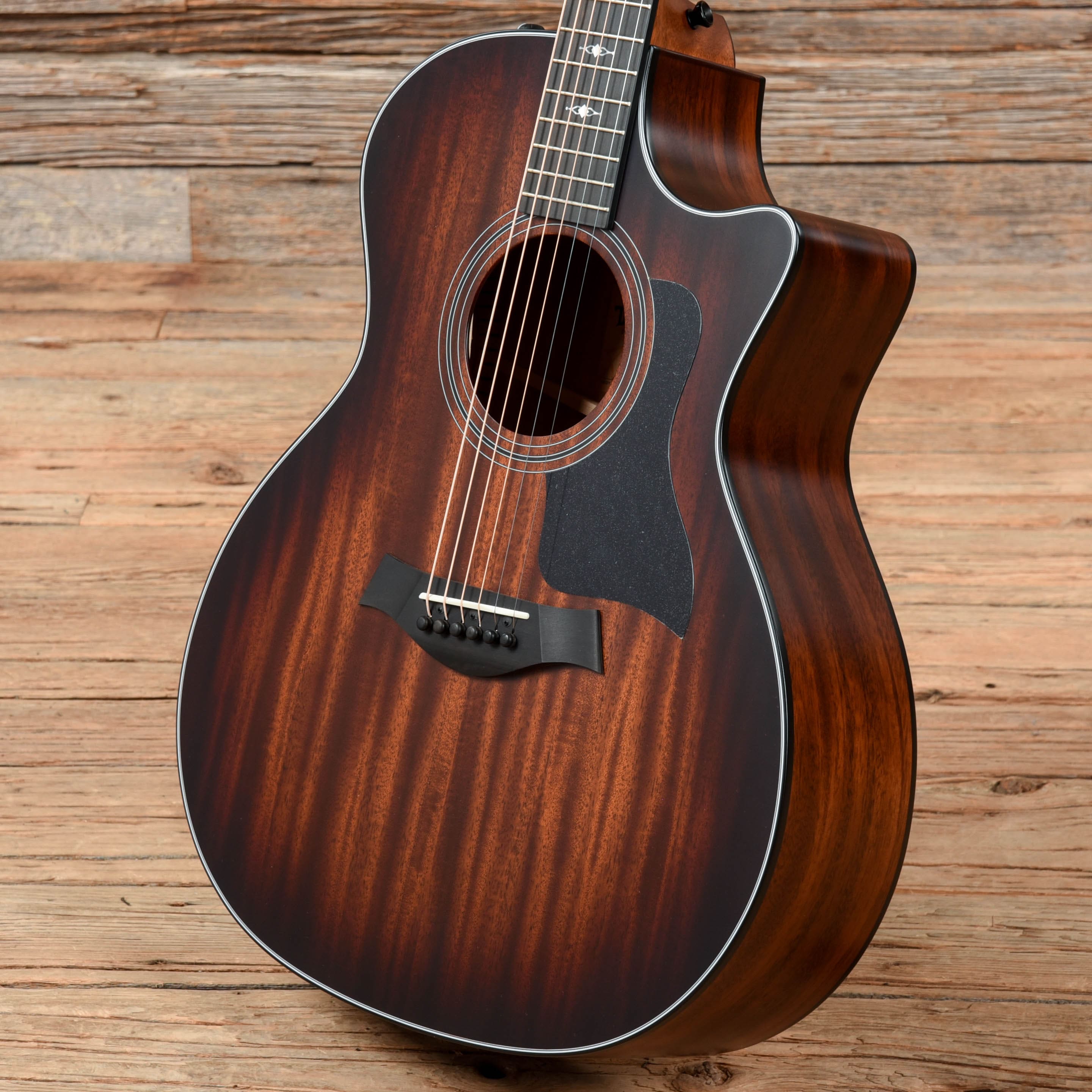 Taylor 324ce Grand Auditorium Mahogany Shaded Edgeburst ES2 Acoustic Guitars / OM and Auditorium