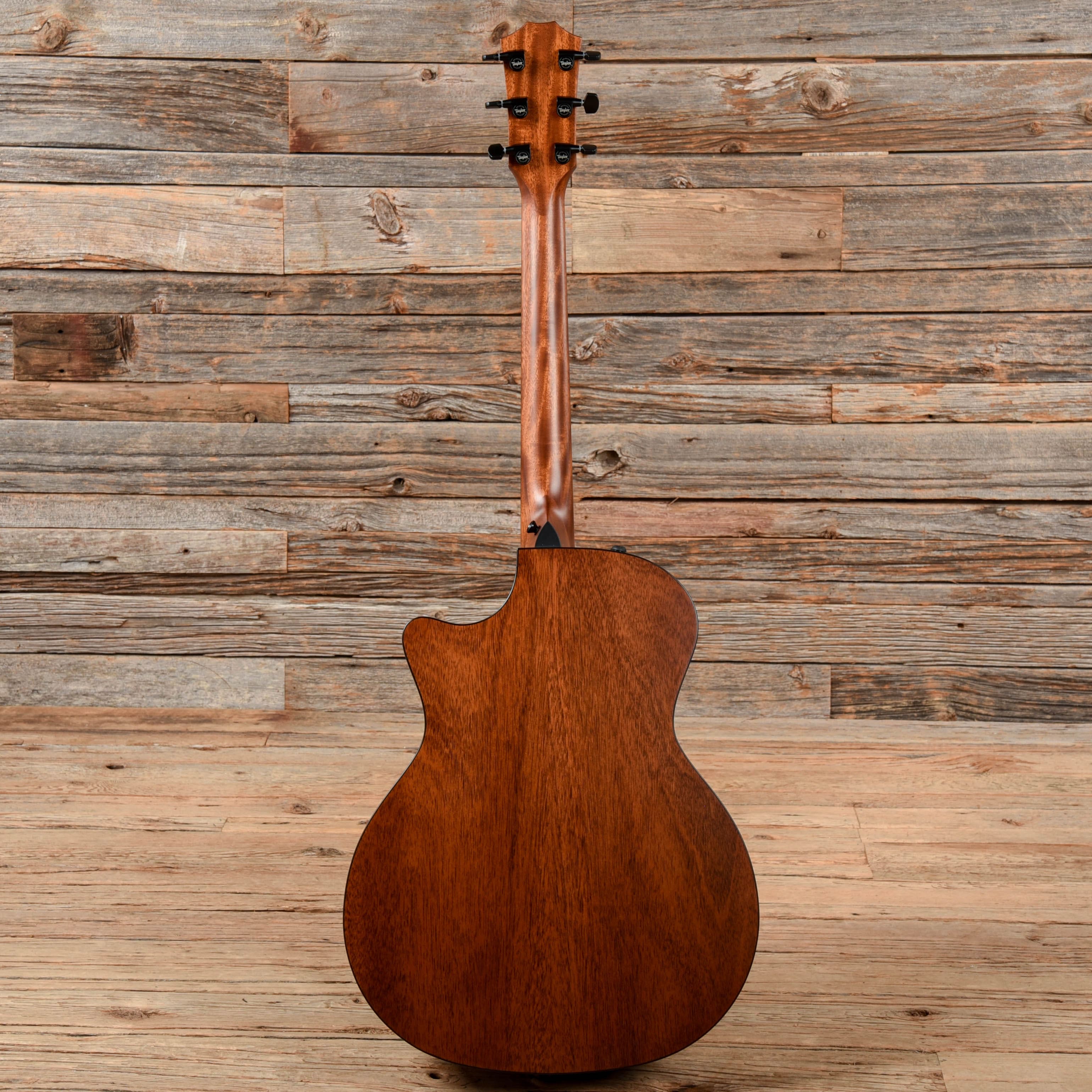 Taylor 324ce Grand Auditorium Mahogany Shaded Edgeburst ES2 Acoustic Guitars / OM and Auditorium