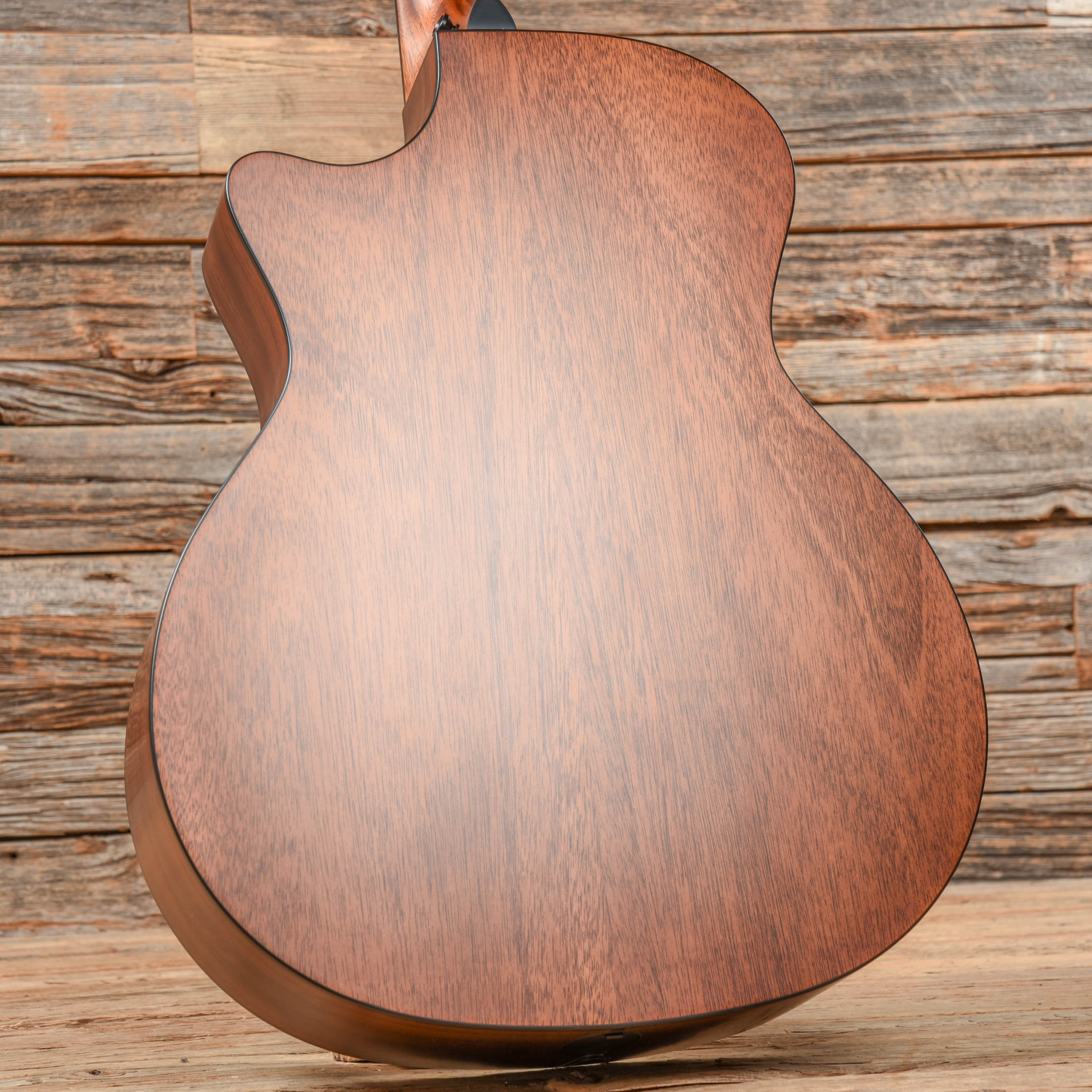 Taylor 324ce Grand Auditorium Mahogany Shaded Edgeburst ES2 Acoustic Guitars / OM and Auditorium