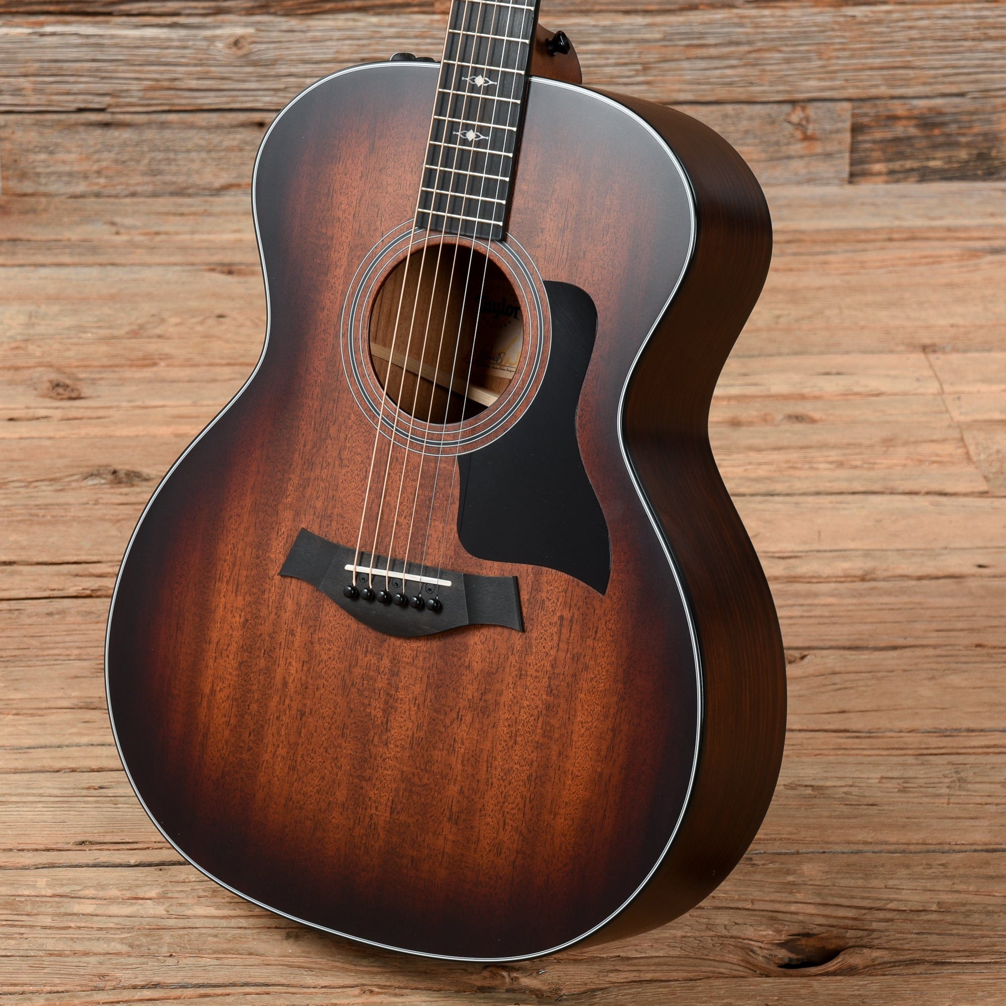 Taylor 324e with V-Class Bracing Sunburst 2019 Acoustic Guitars / OM and Auditorium