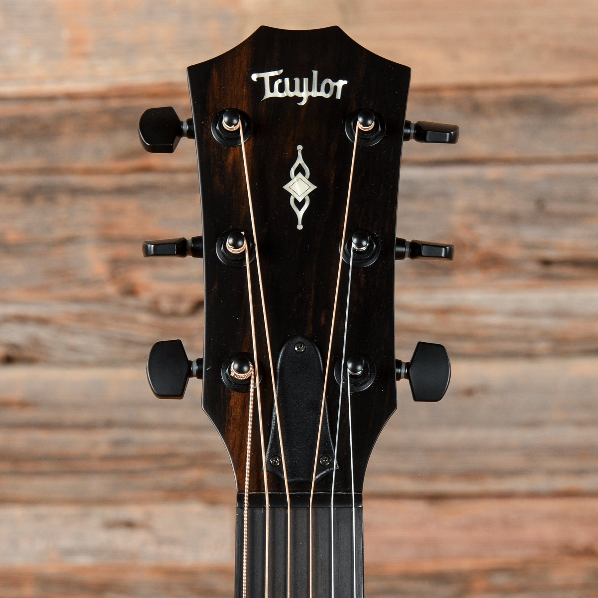 Taylor 324e with V-Class Bracing Sunburst 2019 Acoustic Guitars / OM and Auditorium