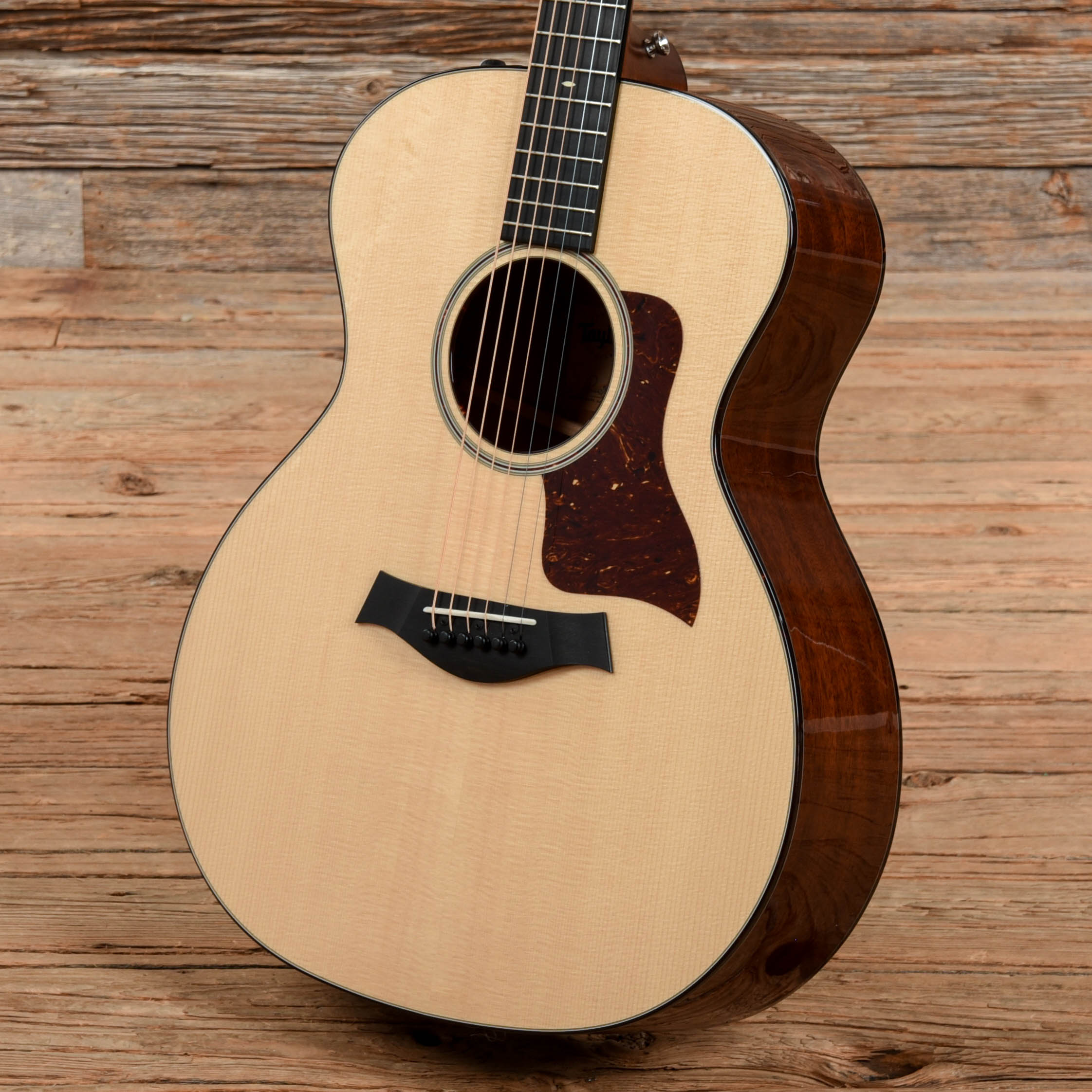 Taylor 514e Natural Acoustic Guitars / OM and Auditorium