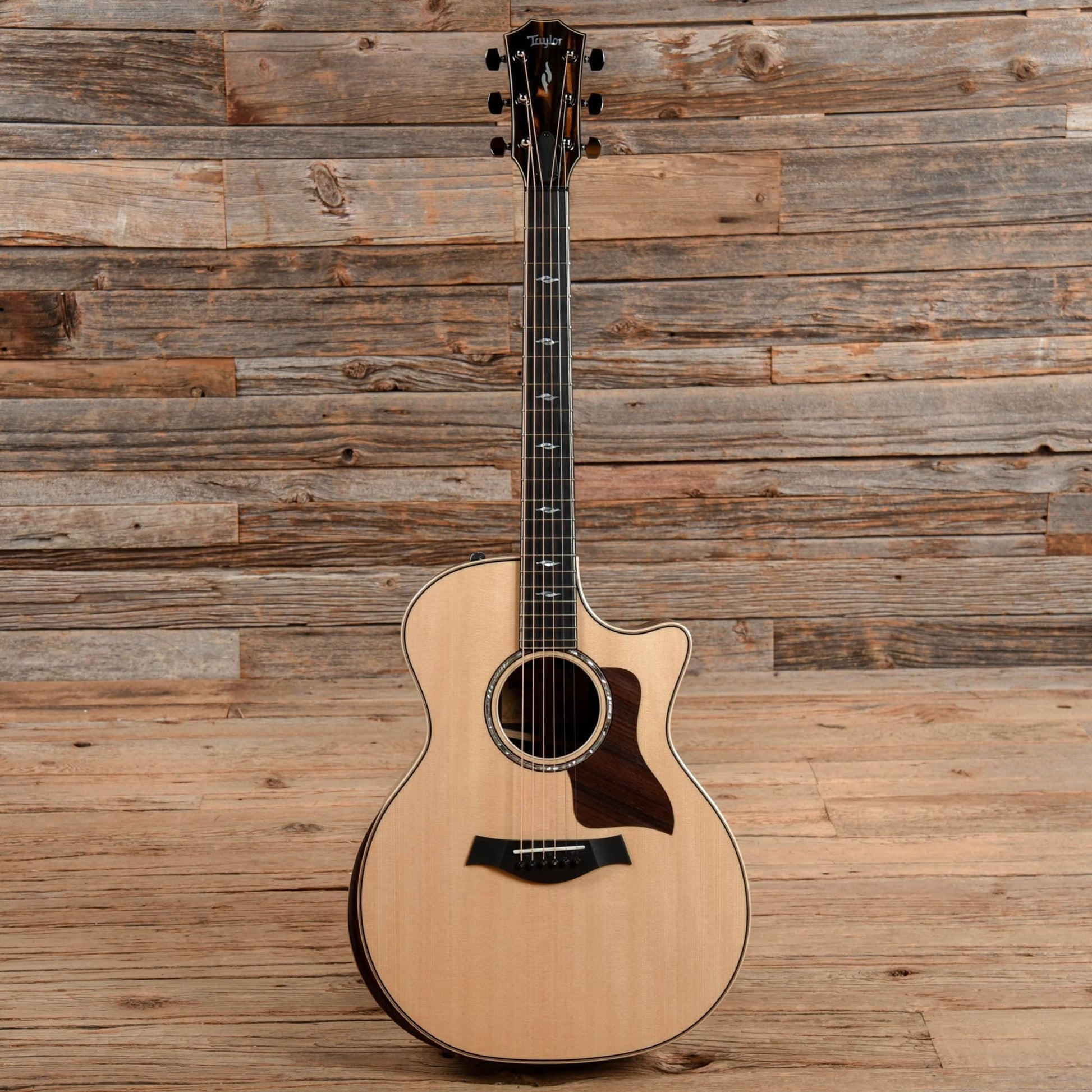 Taylor 814ce DLX Natural Acoustic Guitars / OM and Auditorium