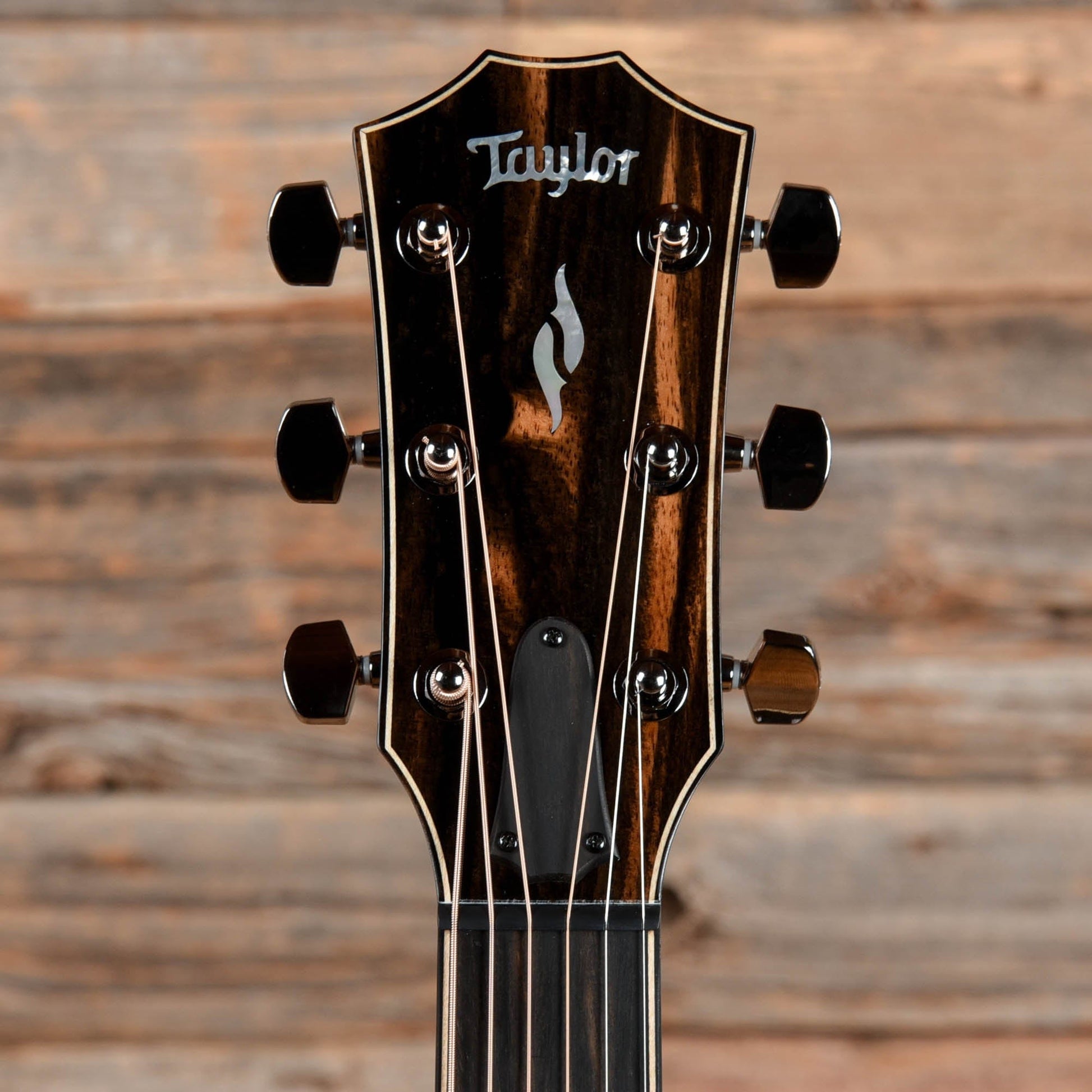 Taylor 814ce DLX Natural Acoustic Guitars / OM and Auditorium
