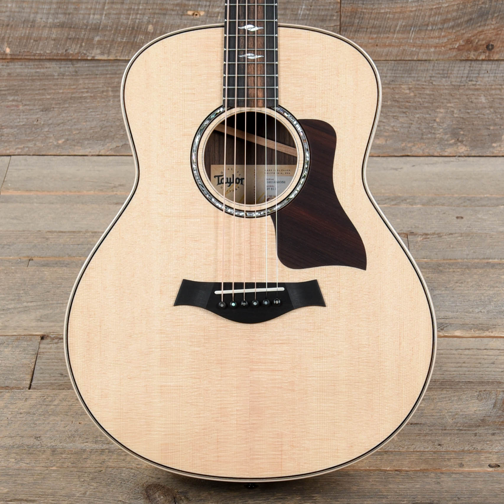 Taylor GT 811 Sitka/Rosewood Natural Acoustic Guitars / OM and Auditorium
