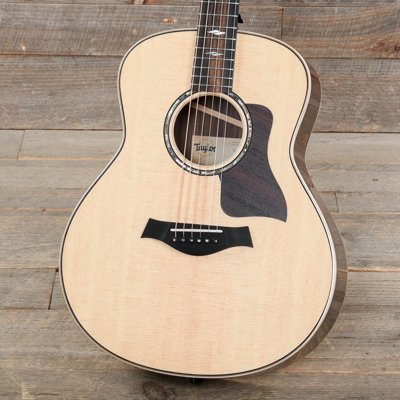 Taylor GT 811 Sitka/Rosewood Natural Acoustic Guitars / OM and Auditorium