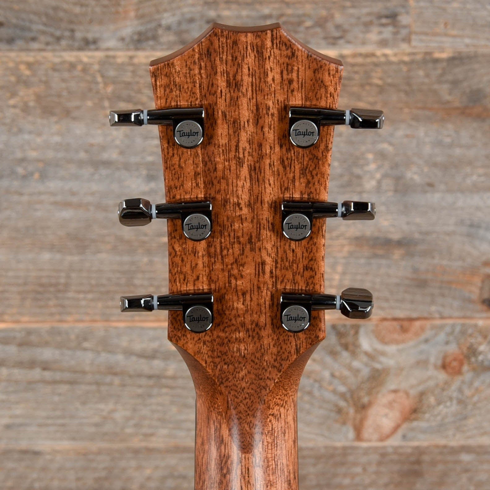 Taylor GT 811 Sitka/Rosewood Natural Acoustic Guitars / OM and Auditorium