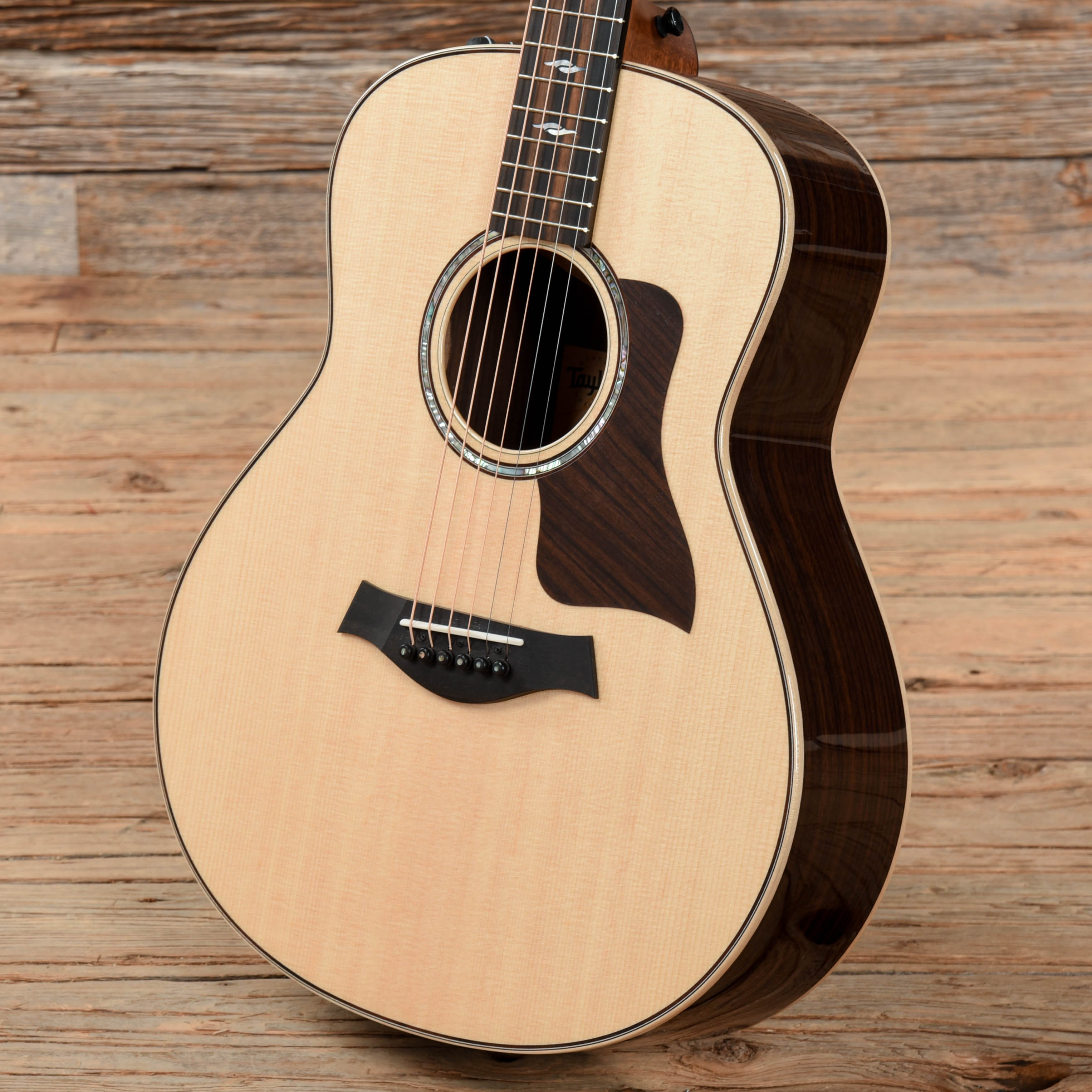 Taylor GT 811e Sitka/Rosewood Natural ES2 Acoustic Guitars / OM and Auditorium