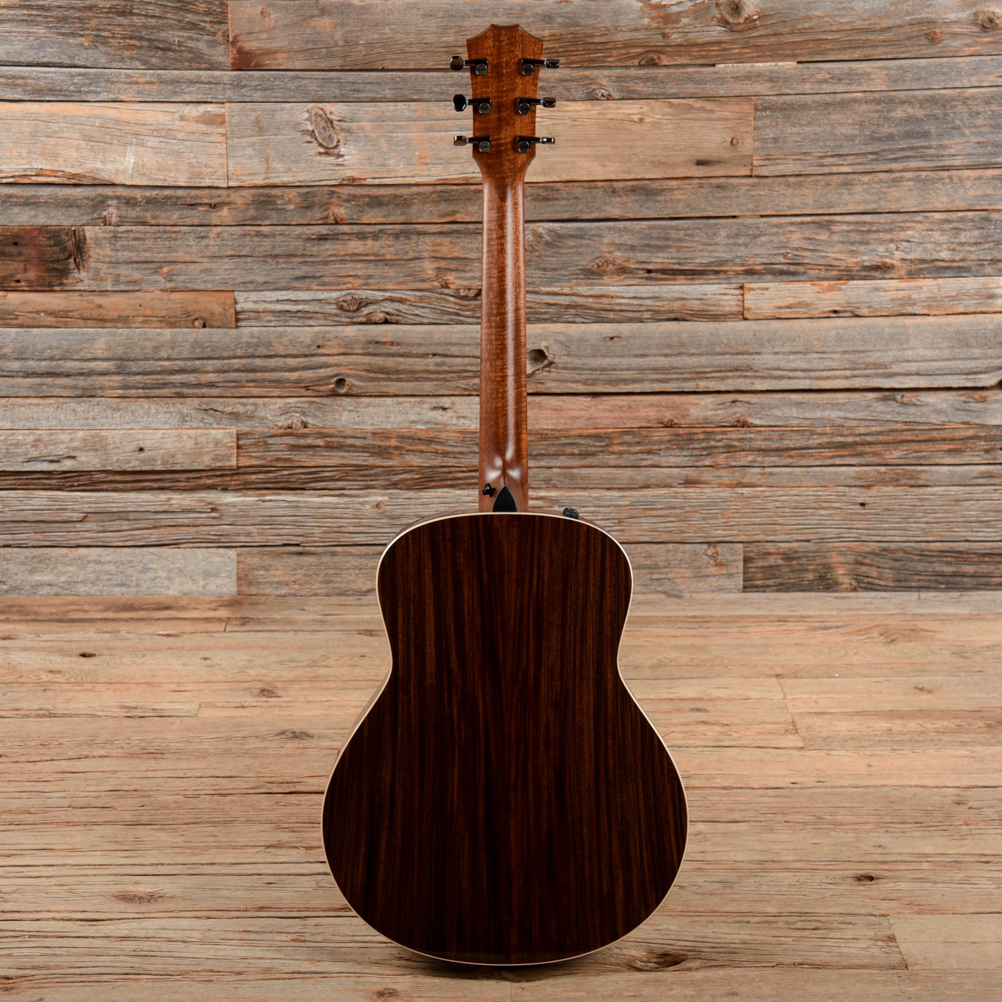 Taylor GT 811e Sitka/Rosewood Natural ES2 Acoustic Guitars / OM and Auditorium