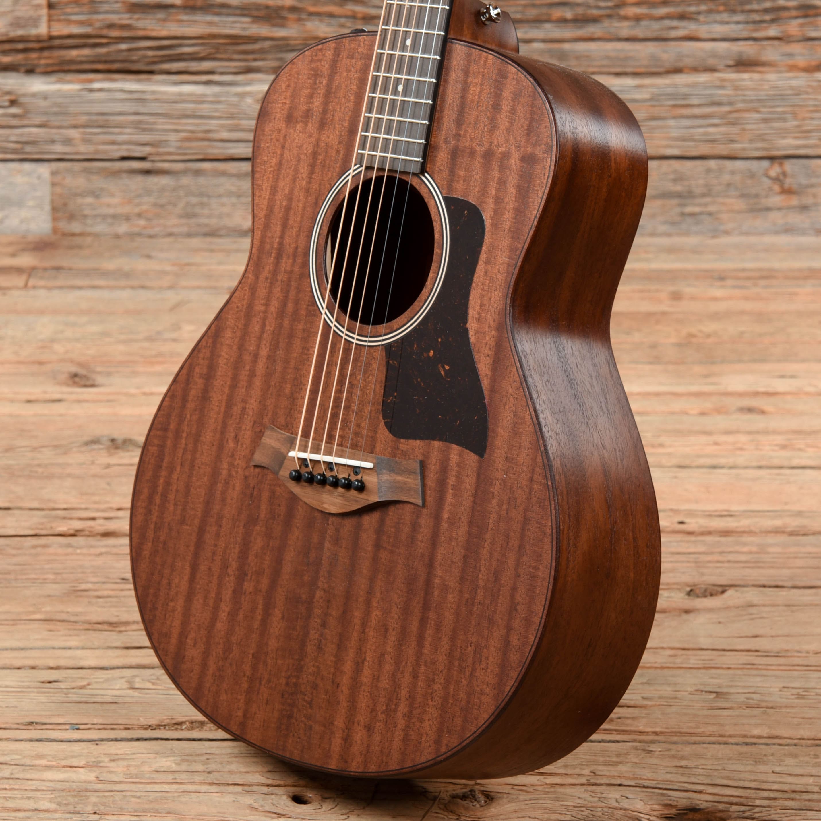 Taylor GTe Mahogany Natural ES2 Acoustic Guitars / OM and Auditorium