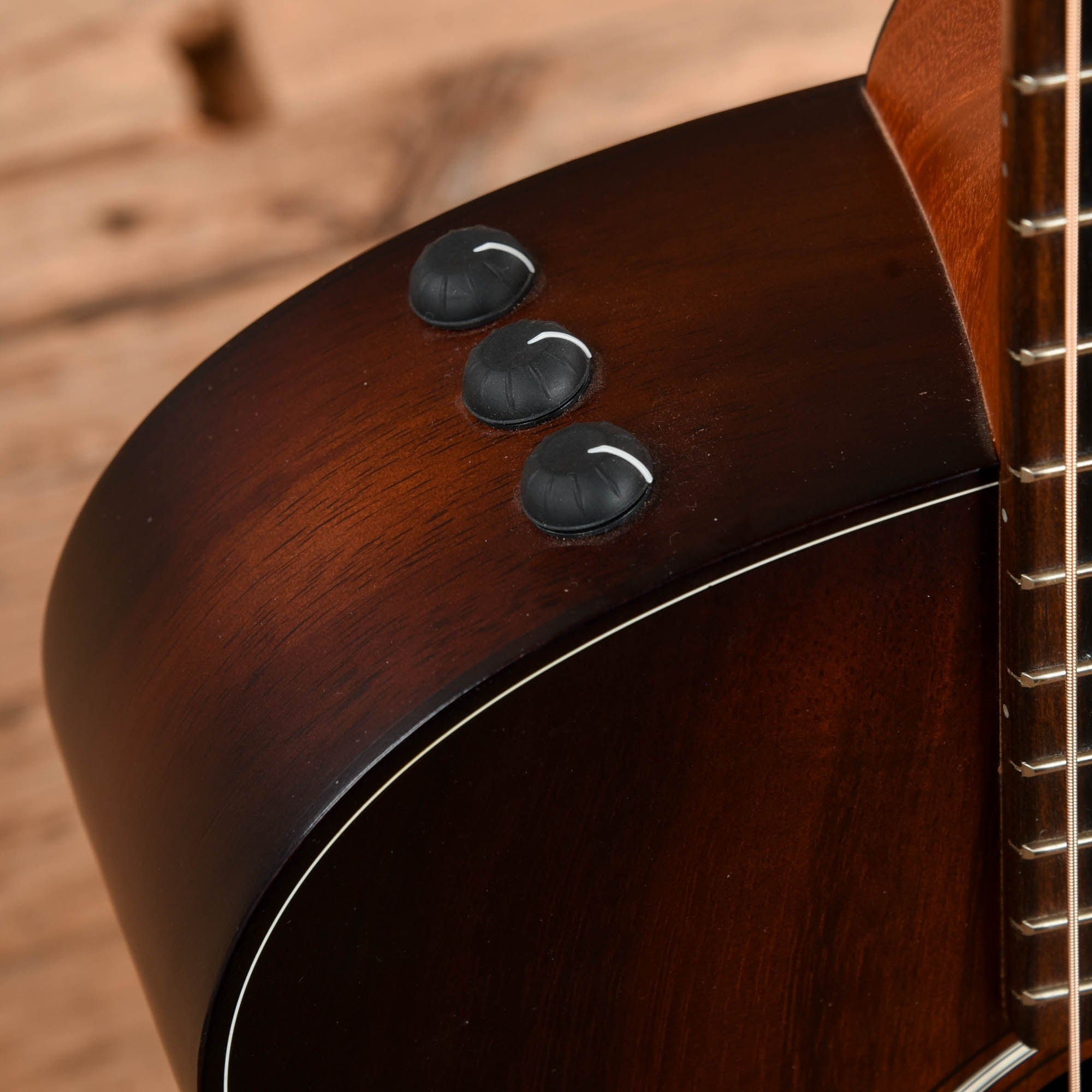 Taylor GS Mini-e Koa Plus Shaded Edgeburst 2019