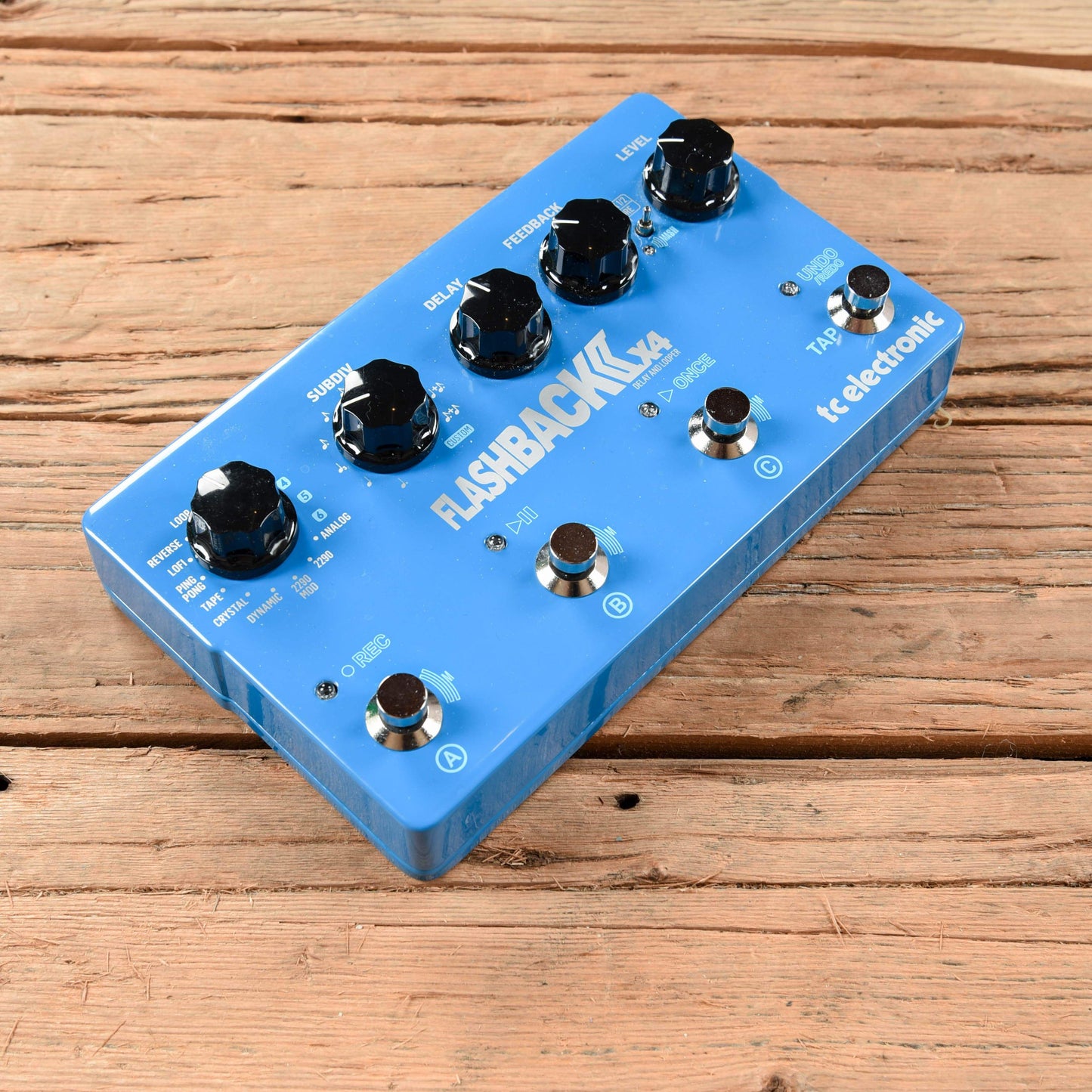 TC Electronic Flashback X4 Delay and Looper Pedal Effects and Pedals / Delay