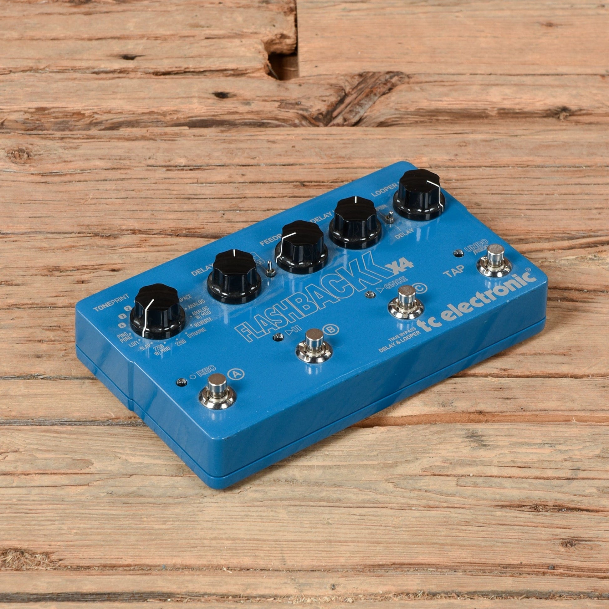 TC Electronic Flashback X4 Delay and Looper Pedal Effects and Pedals / Delay