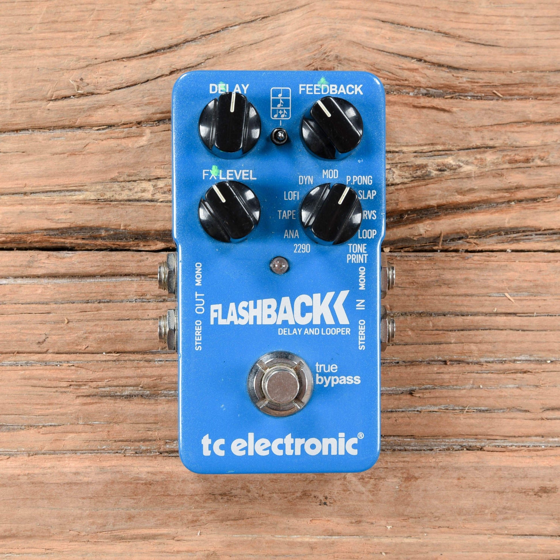 TC Electronic Flashback Delay & Looper – Chicago Music Exchange