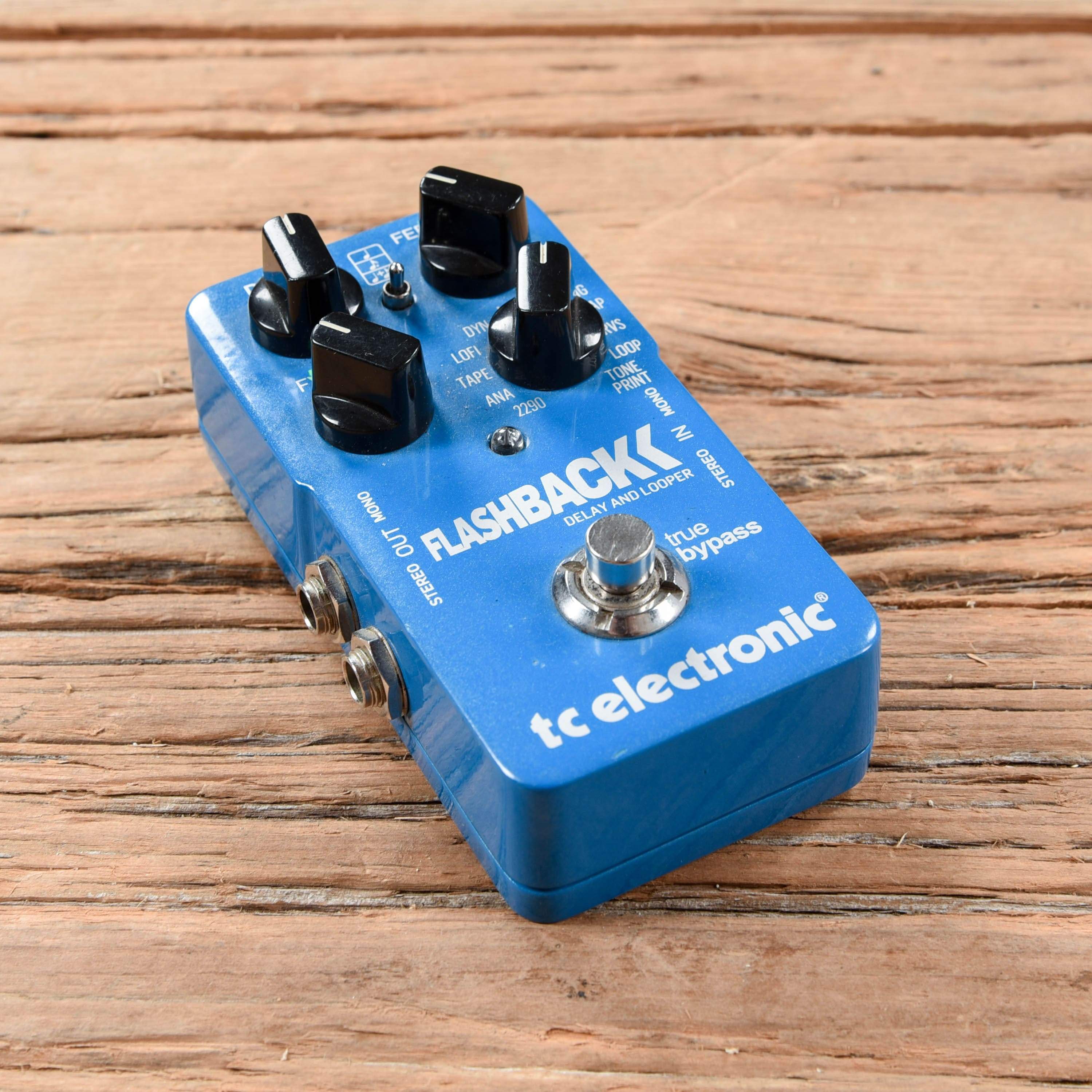 TC Electronic Flashback Delay & Looper – Chicago Music Exchange