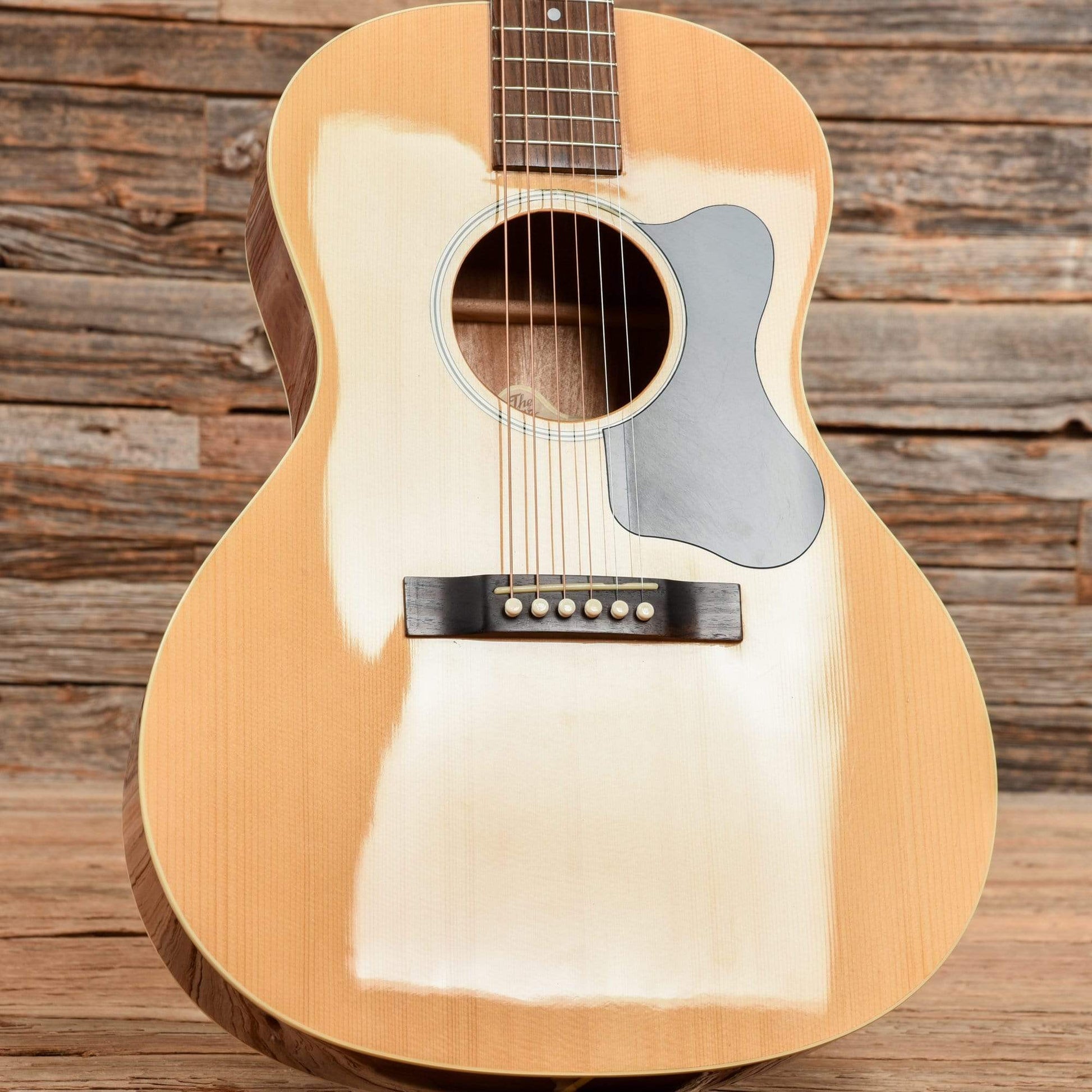 The Loar LO-16 Parlor Natural Acoustic Guitars / Parlor