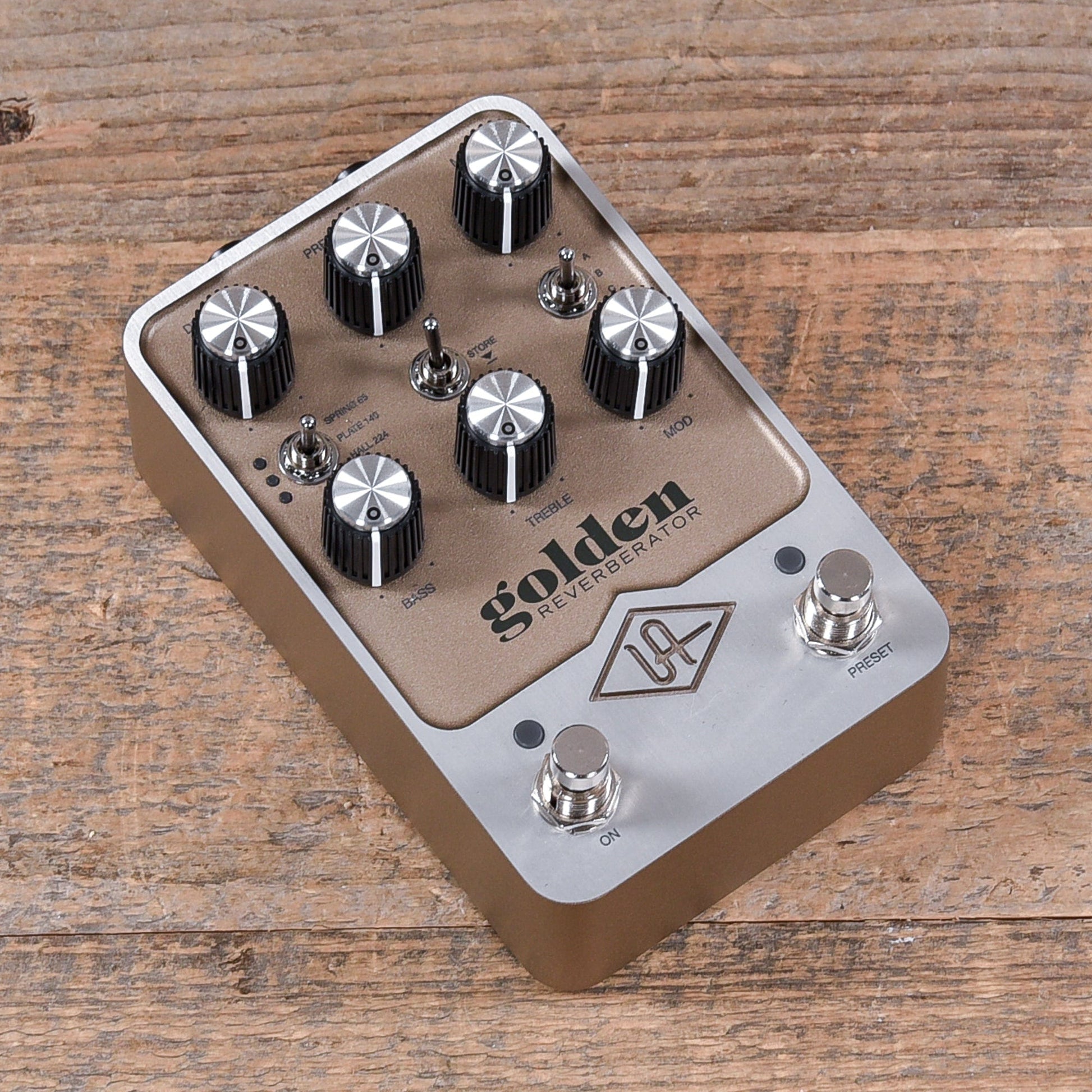 golden pedal Universal Audio Golden Reverberator Reverb Effect Pedal – Chicago Music Exchange