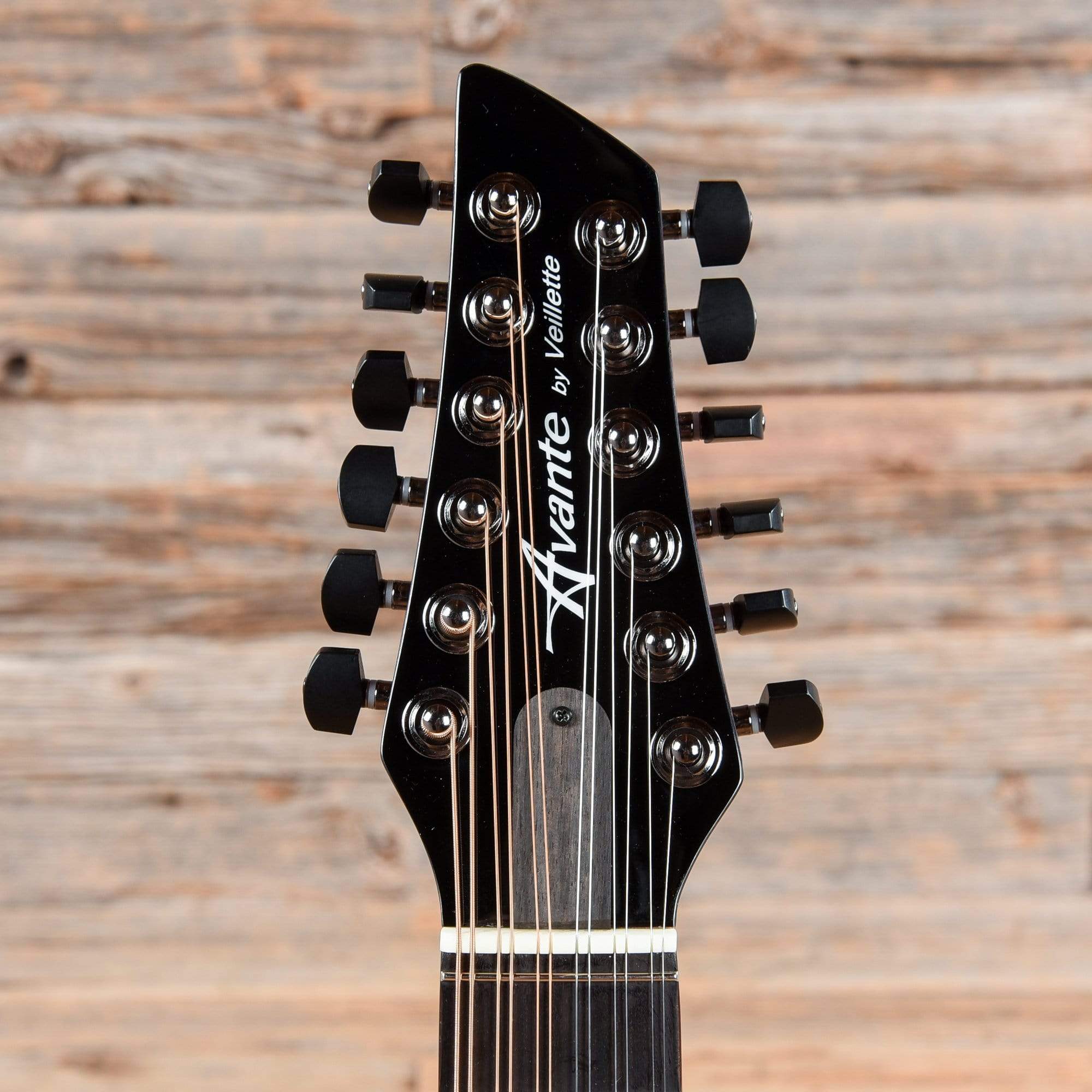 Veillette Avante Series Gryphon 18.5