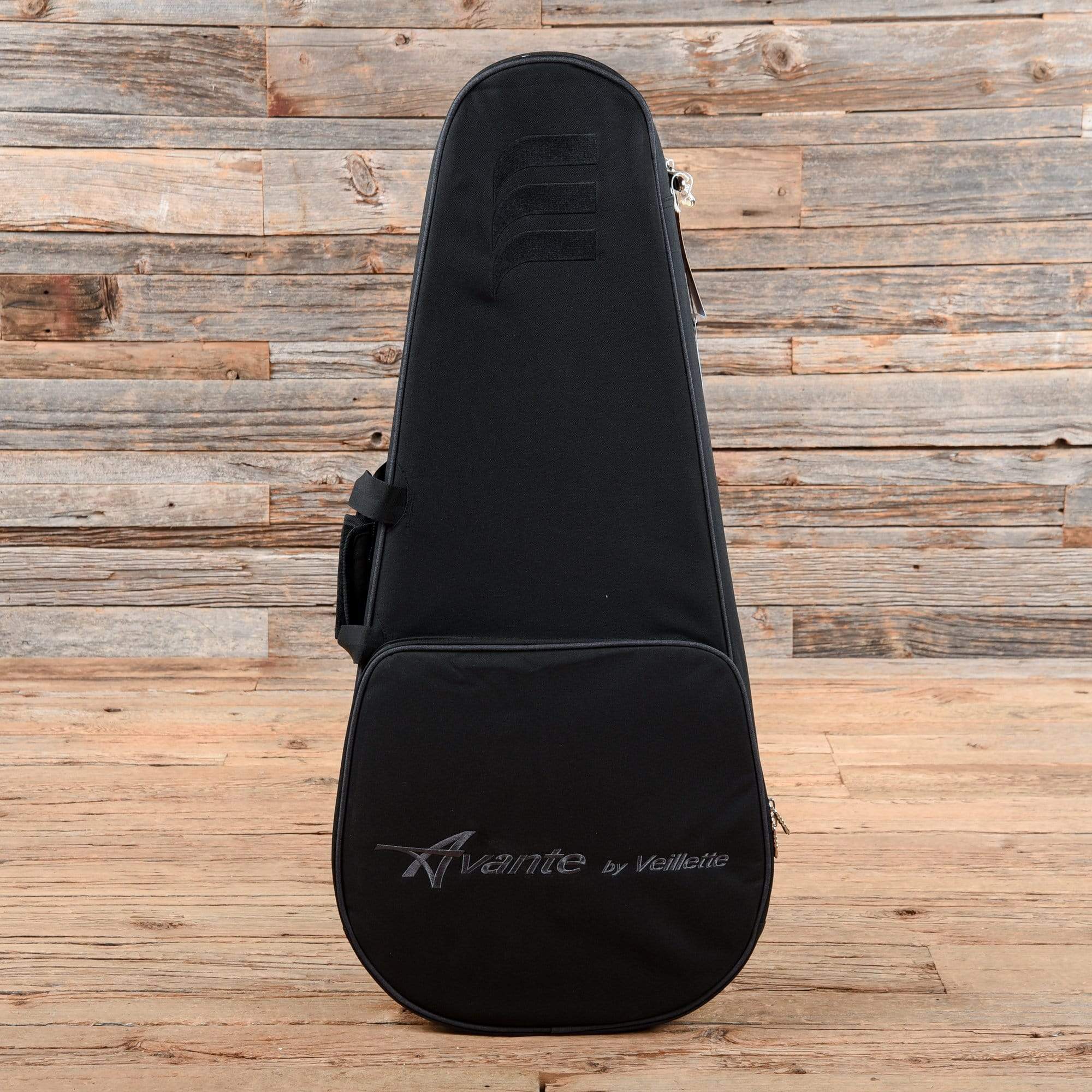 Veillette Avante Series Gryphon 18.5