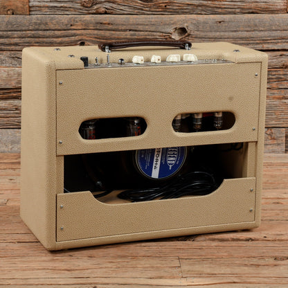 Victoria Vicky Verb Junior Amps / Guitar Cabinets