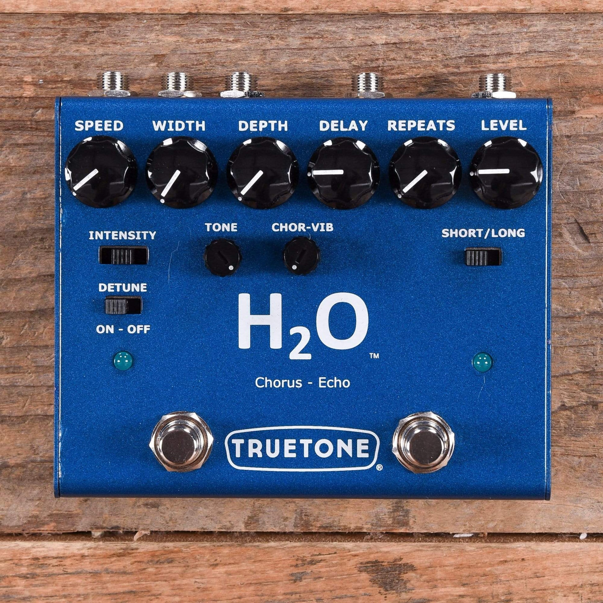 delay and chorus in one pedal Visual Sound V3 H2O Chorus & Echo – Chicago Music Exchange