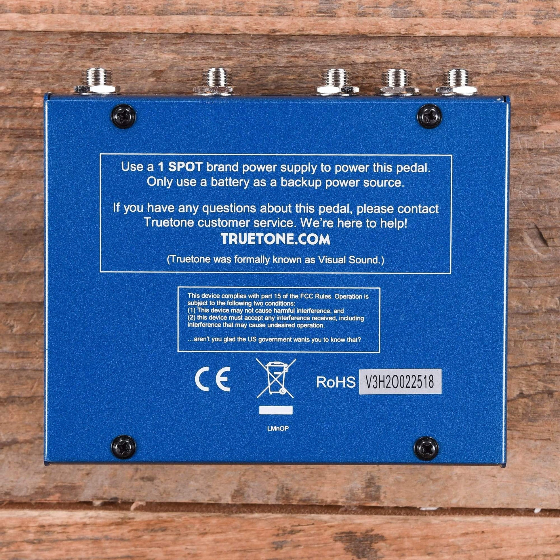 Visual Sound V3 H2O Chorus & Echo Effects and Pedals / Delay