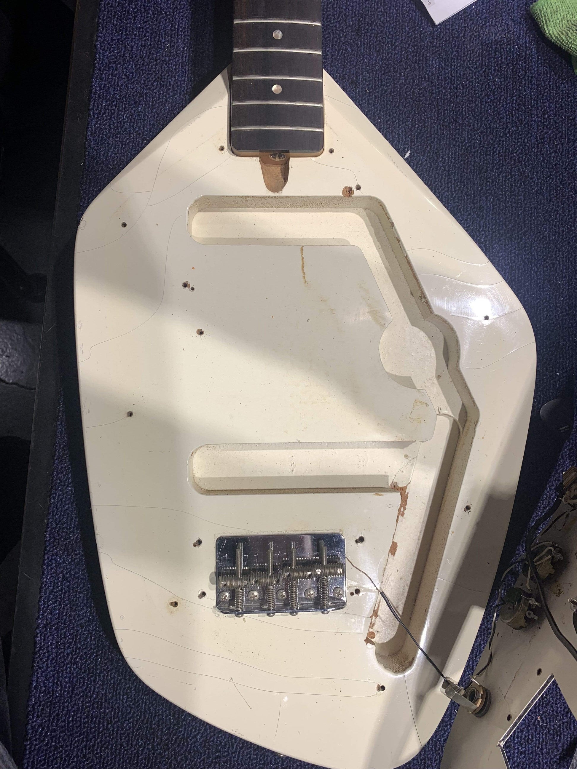 Vox Phantom IV Bass White 1965 Bass Guitars / 4-String