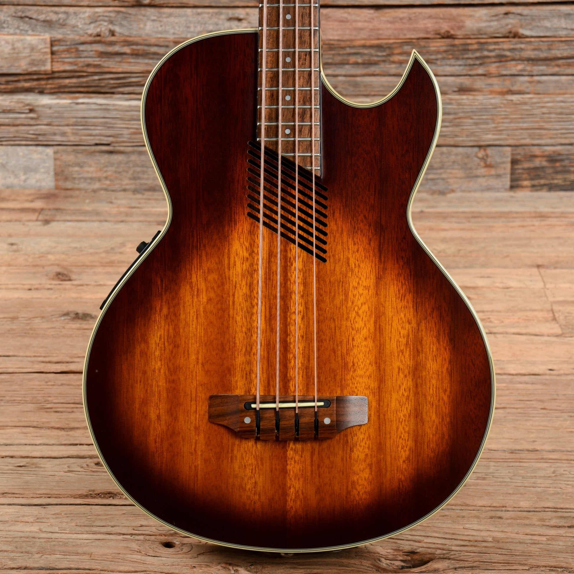 Washburn AB-20 Acoustic/Electric Bass Sunburst Bass Guitars / 5-String or More