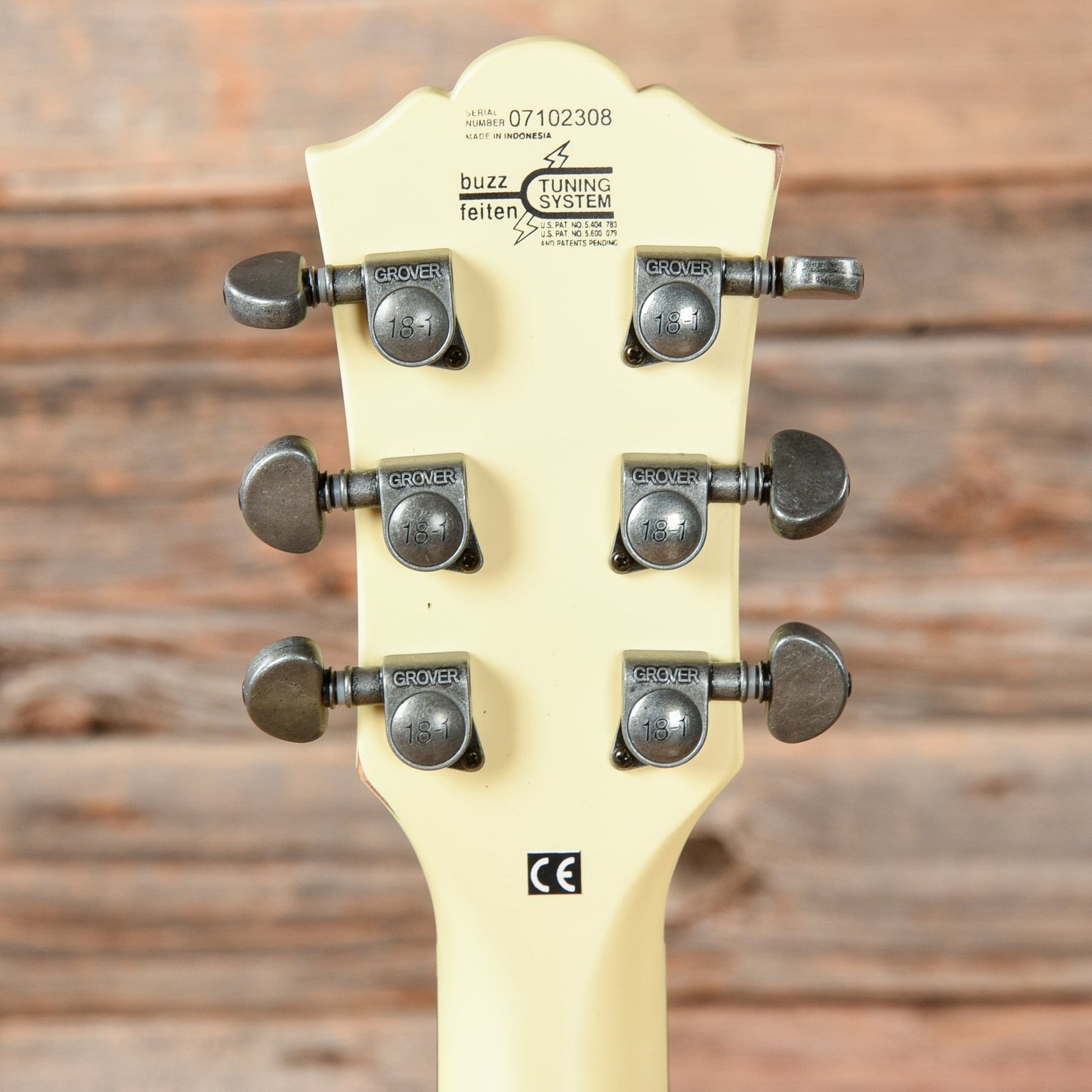 Washburn WI-64V Aged White Electric Guitars / Solid Body